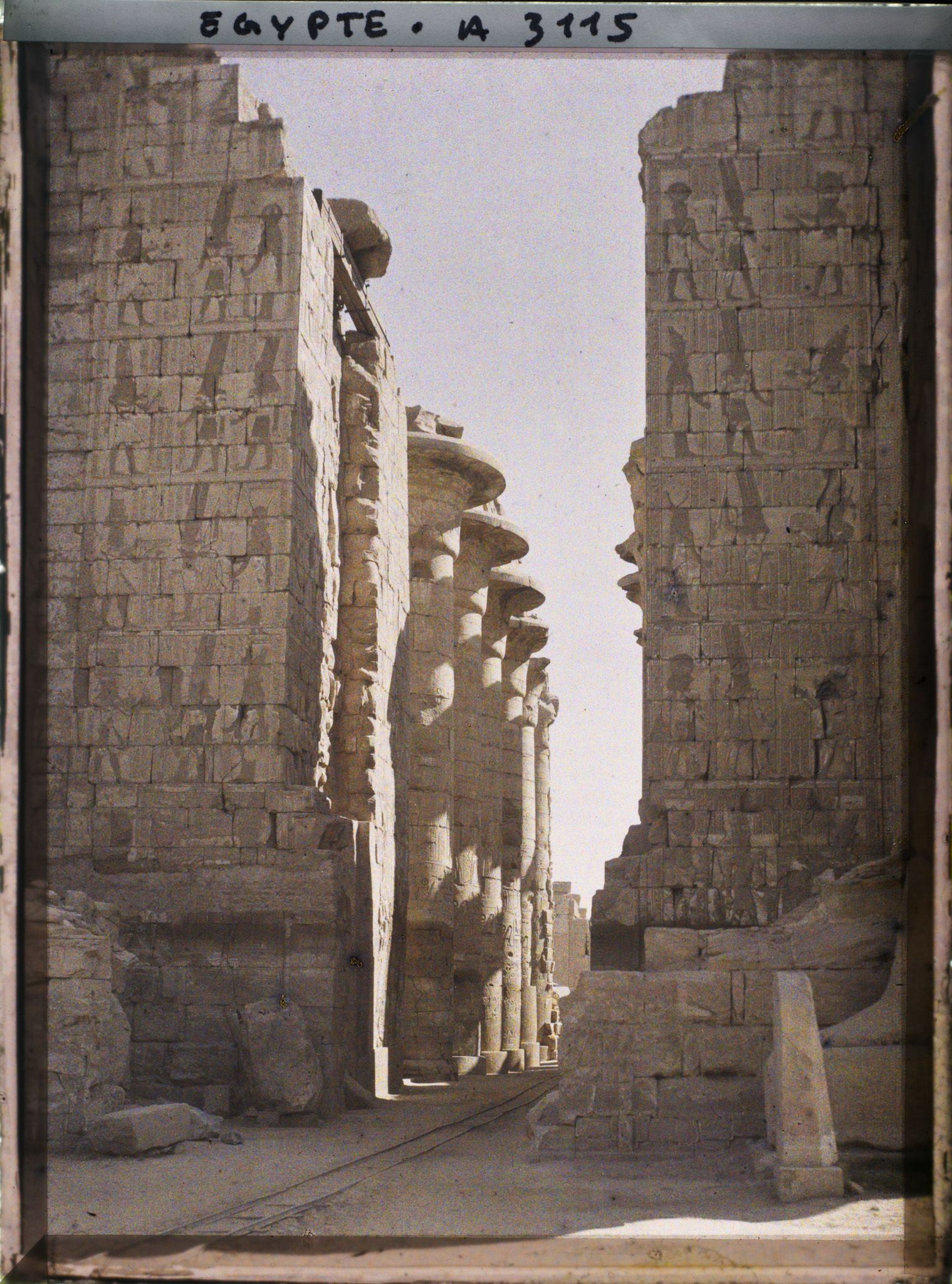 Image représentant Colonnade de la grande salle hypostyle du temple d'Amon Râ