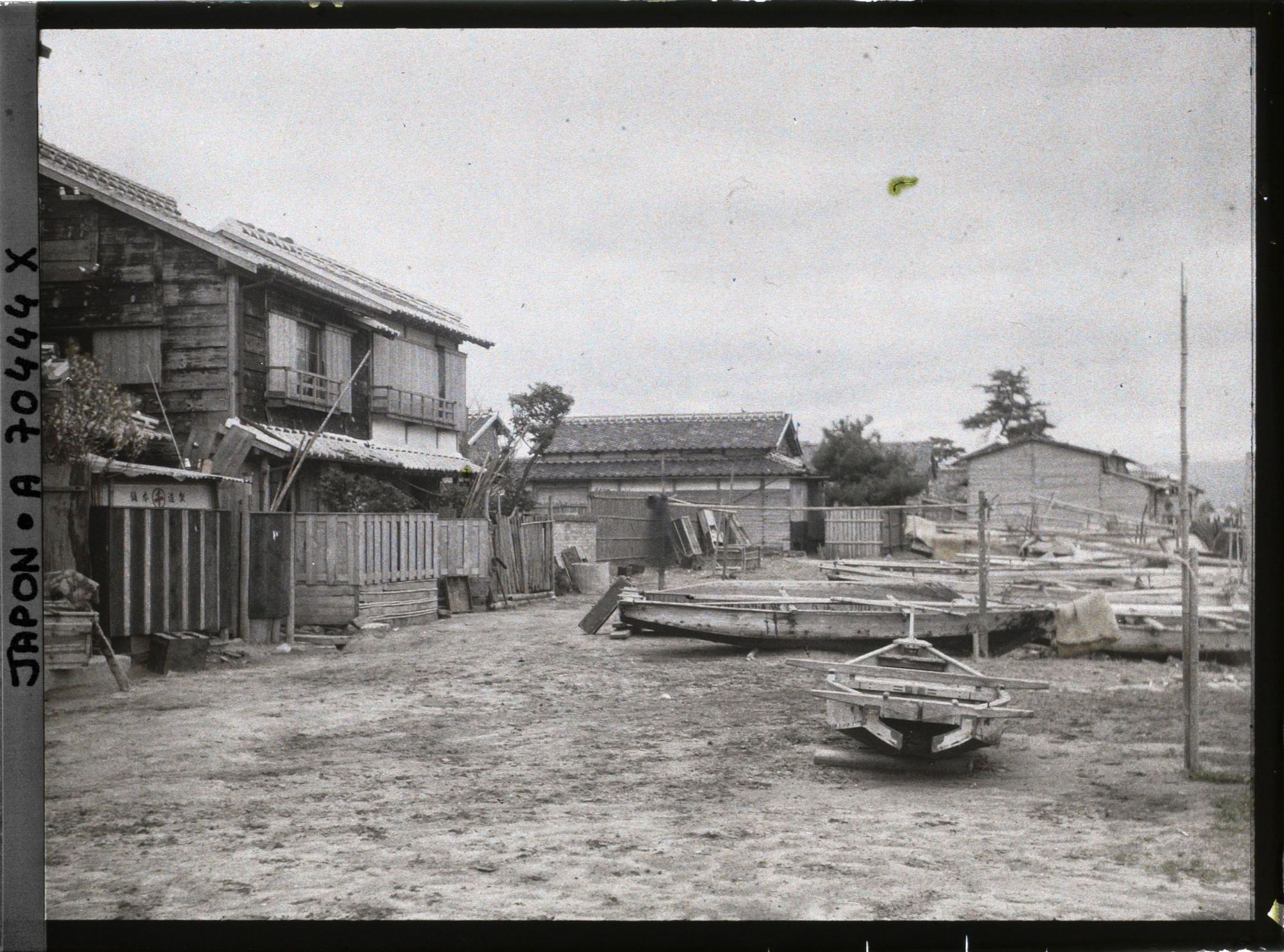 Image représentant Port de pêche et barques sur la baie de Hakata