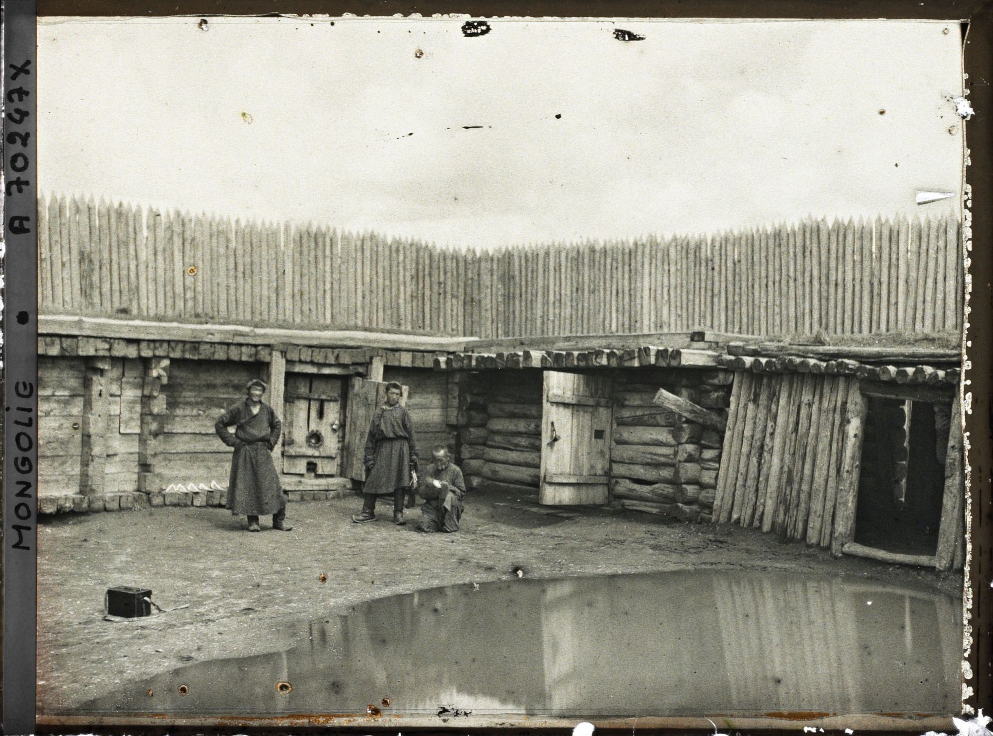Image représentant Des gardiens et un détenu à l'intérieur de la prison