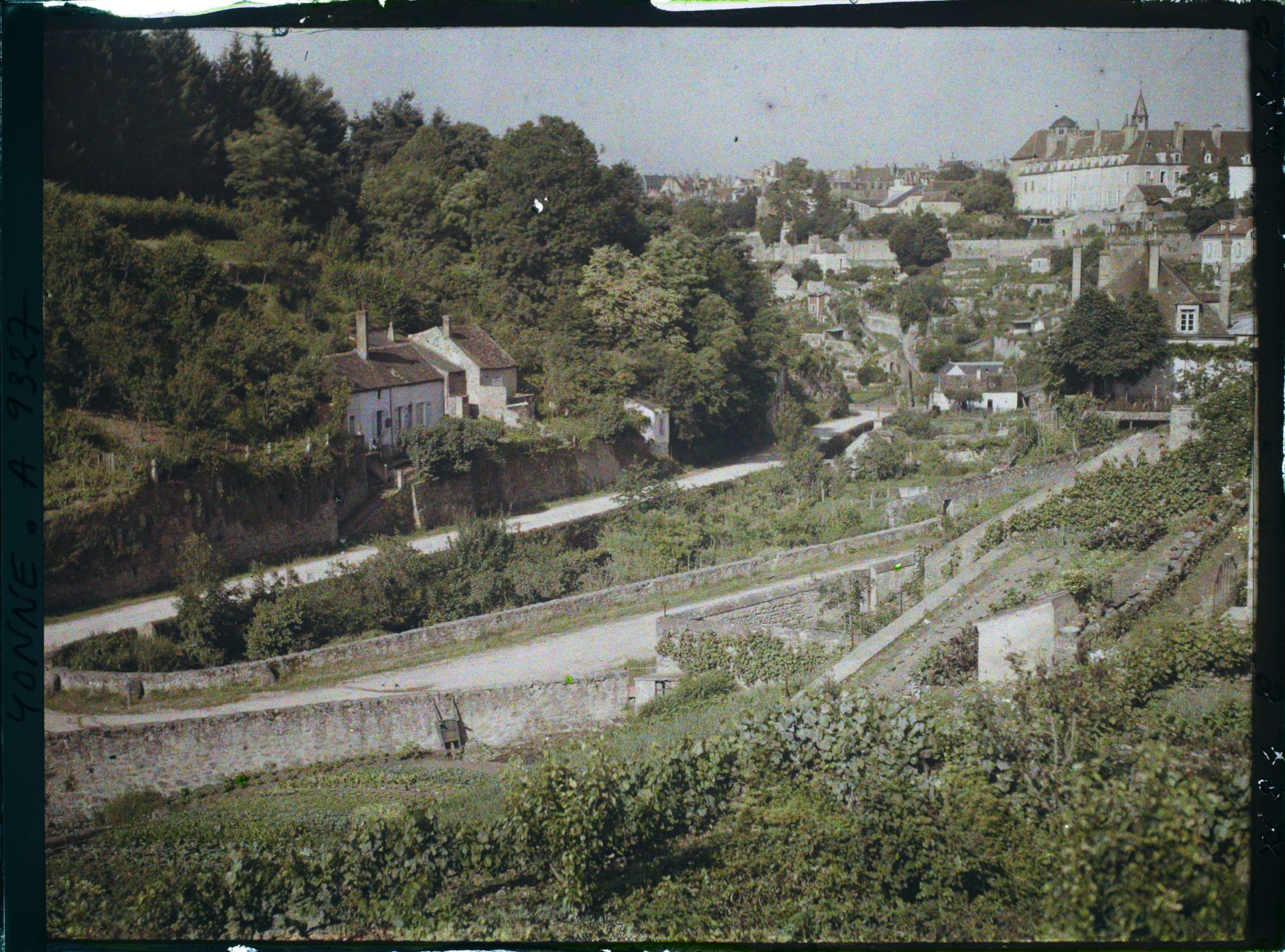 Image représentant Vue de la ville depuis le ruisseau des Minimes avec l'ancien couvent