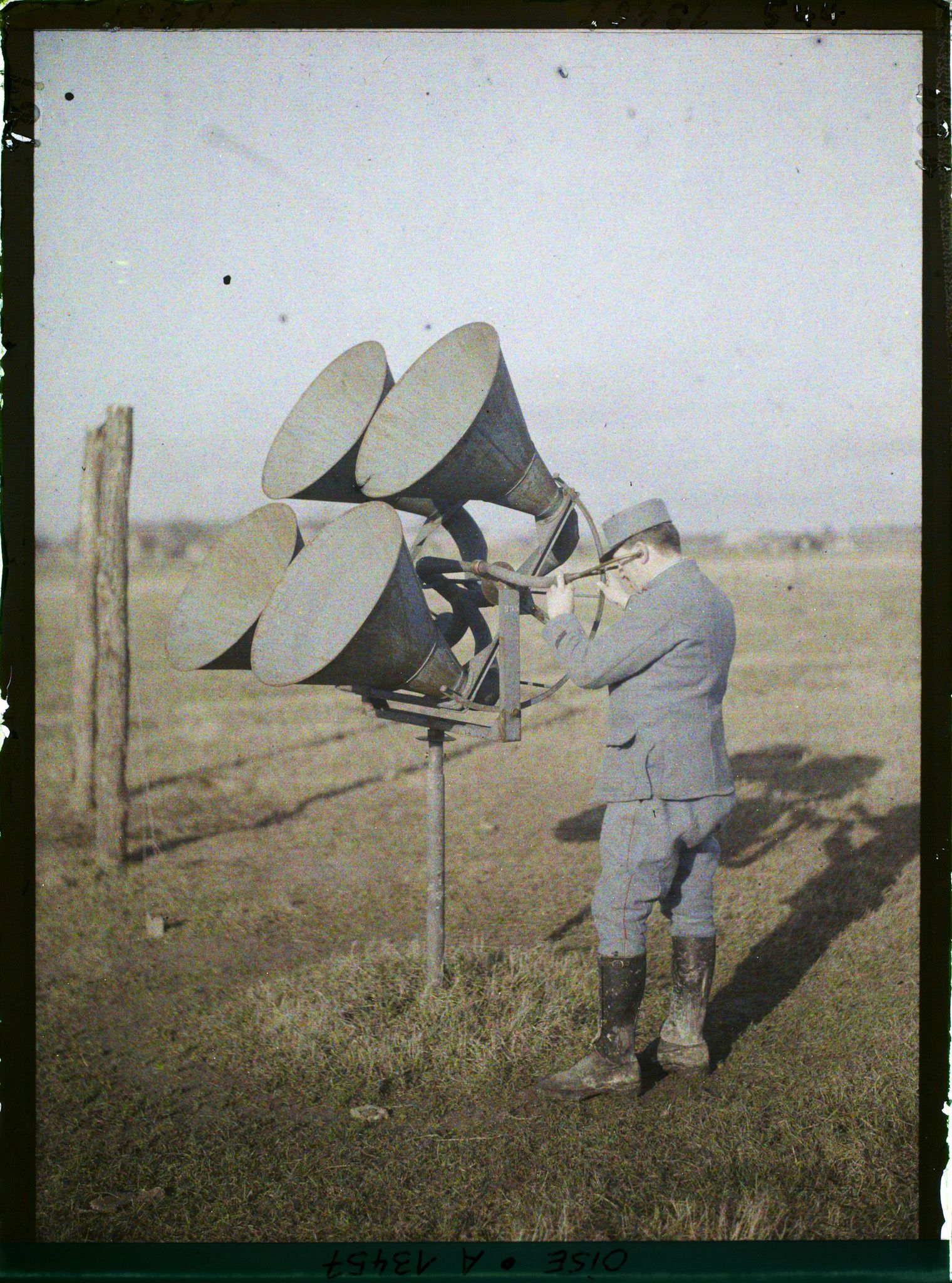 Image représentant France, Noyon, Artillerie anti-aérienne = microphone