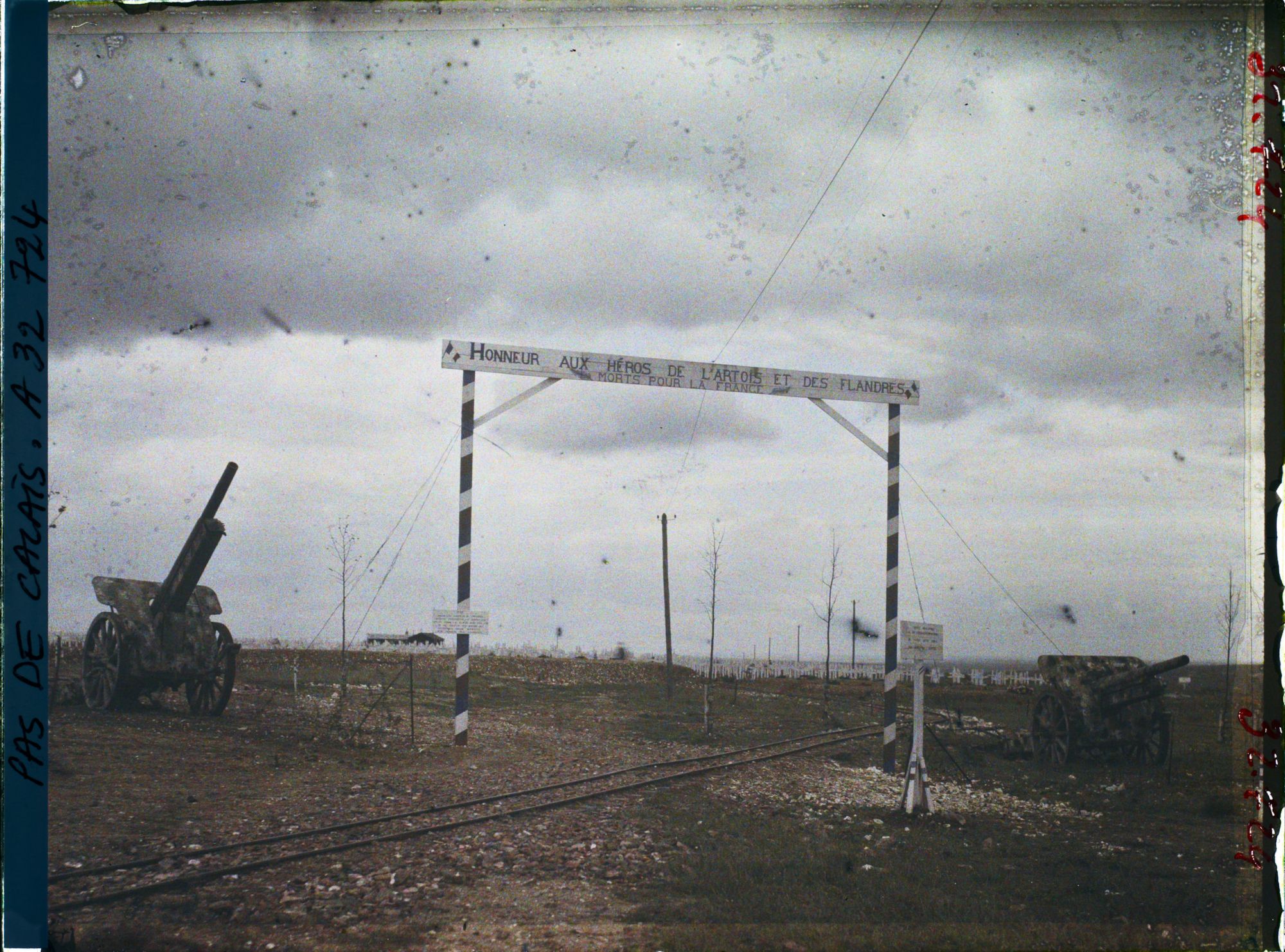 Image représentant France, Ablain St Nazaire, Entrée du Cimetière Français de Ne De de Lorette