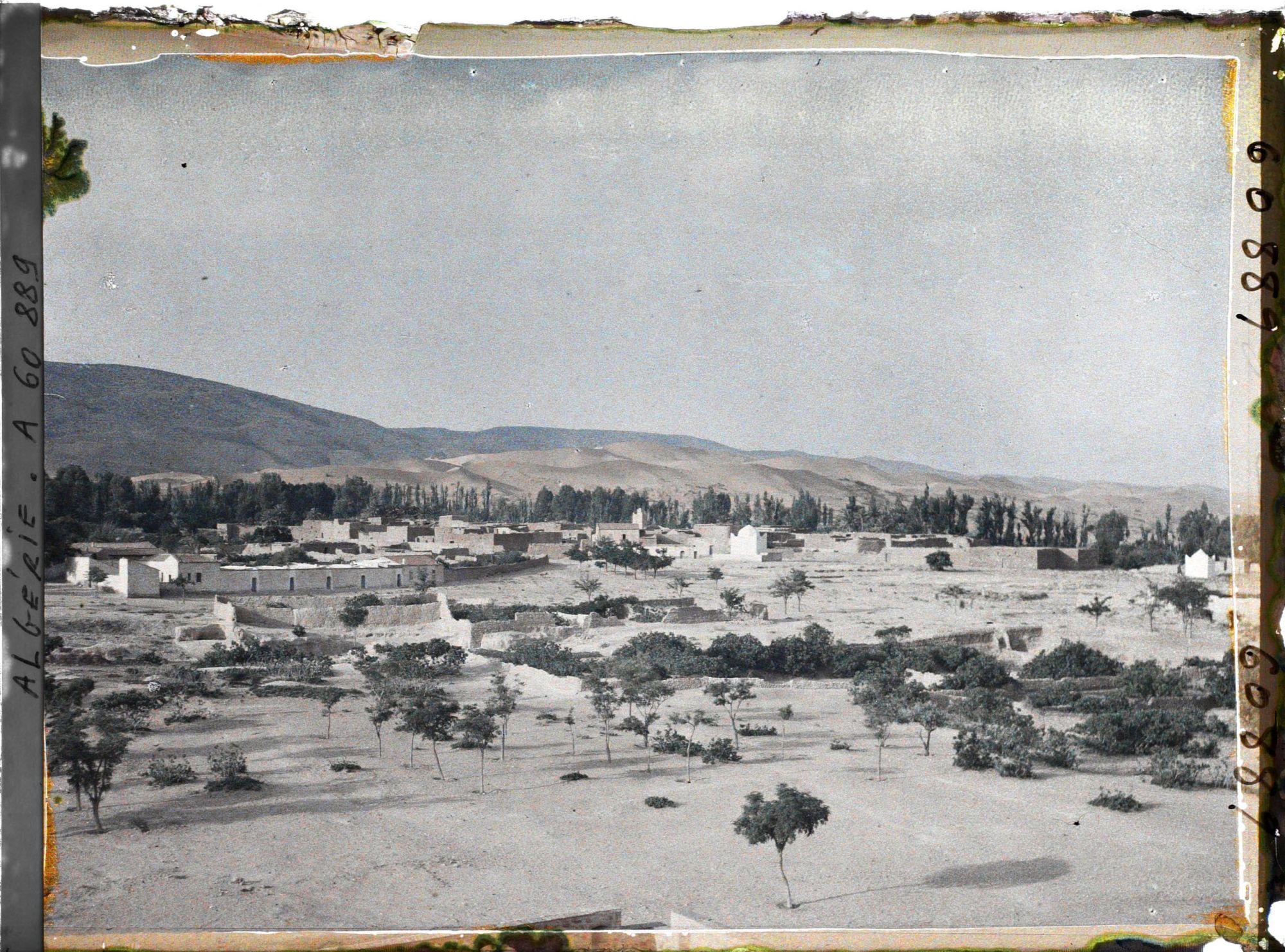 Image représentant Le ksar, la dune et le Djebel Mekter