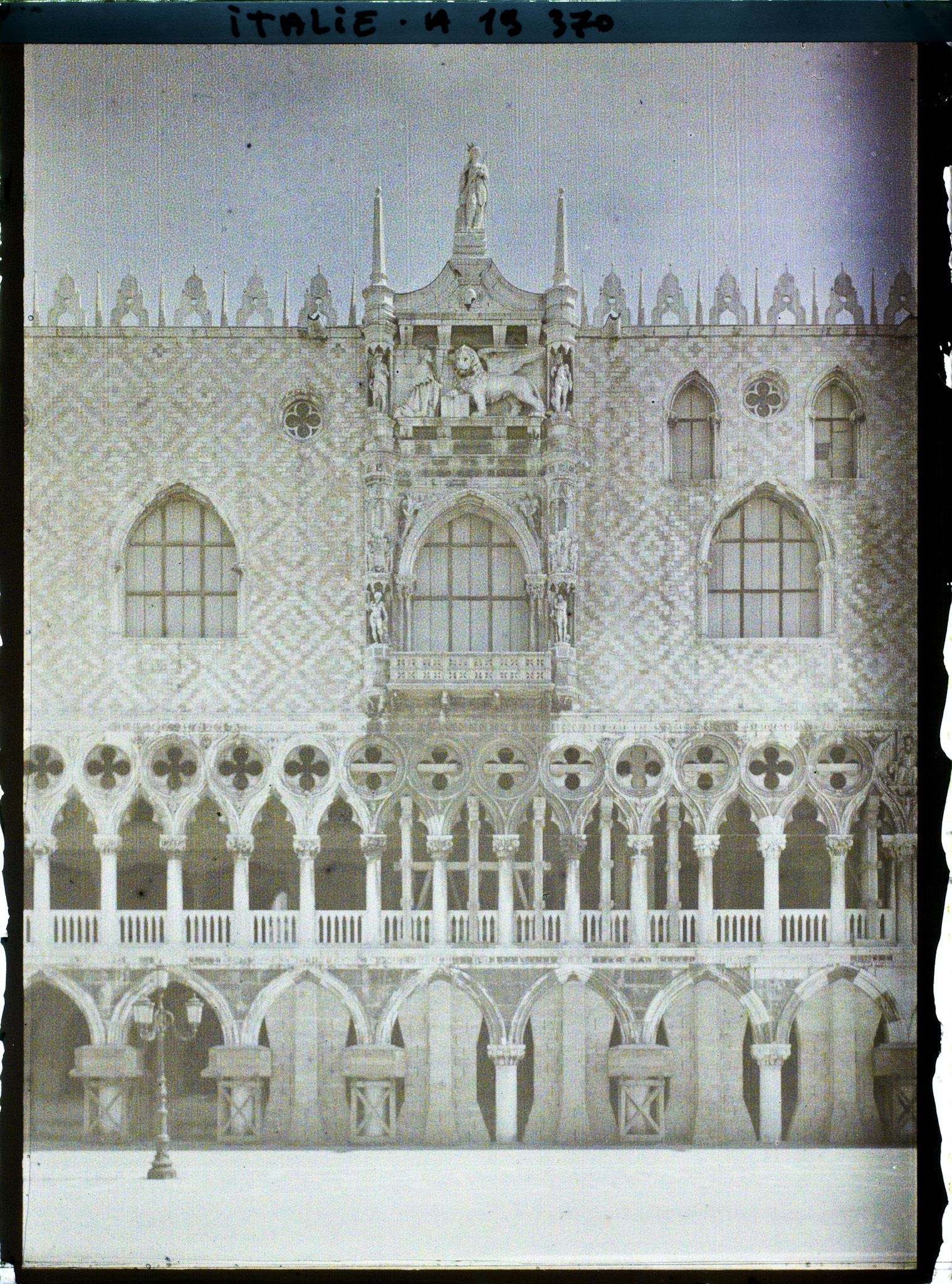 Image représentant Façade ouest du palais Ducal ou palais des Doges