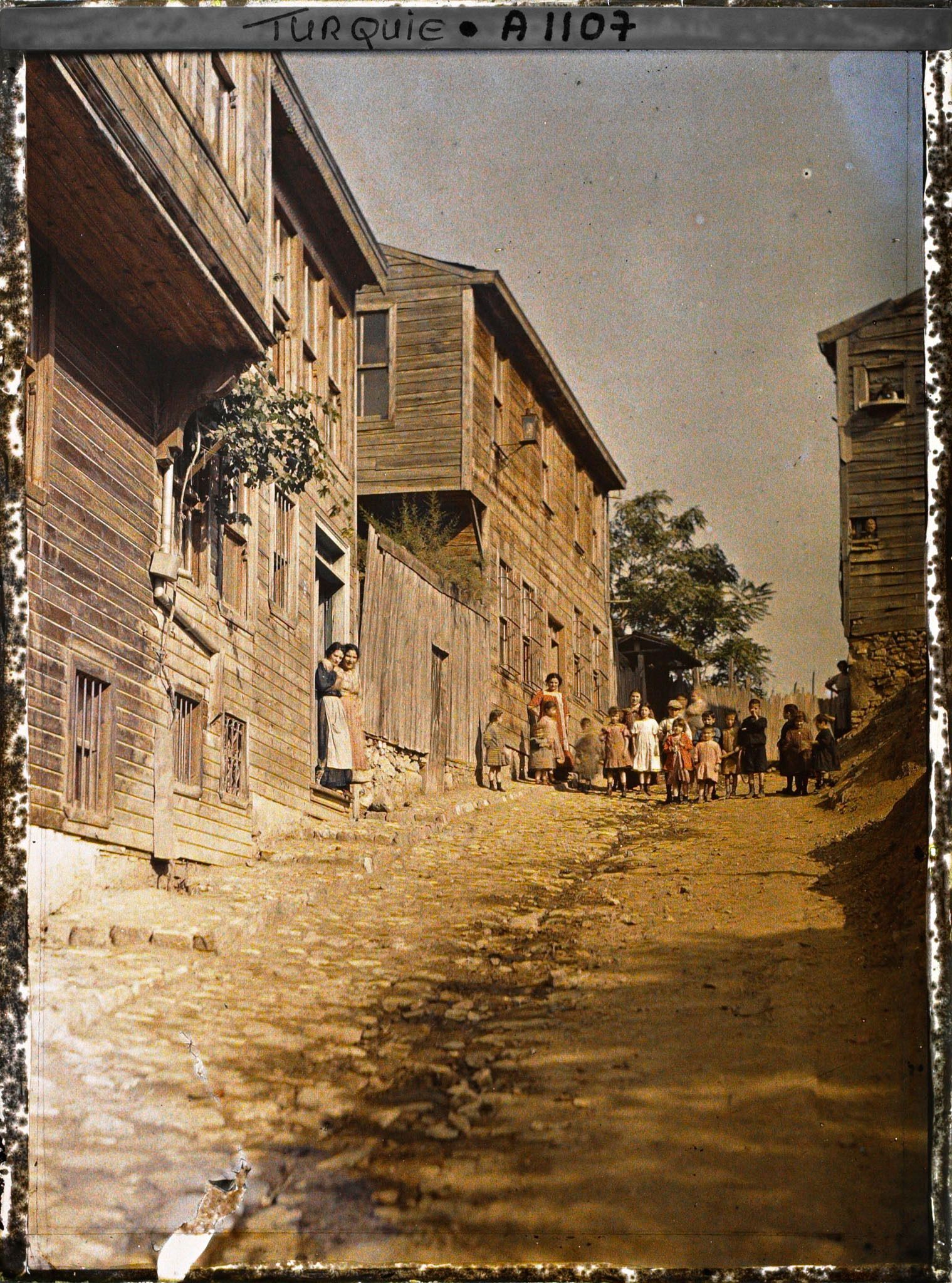 Image représentant Une rue du quartier de Pera (actuel Beyoglu)