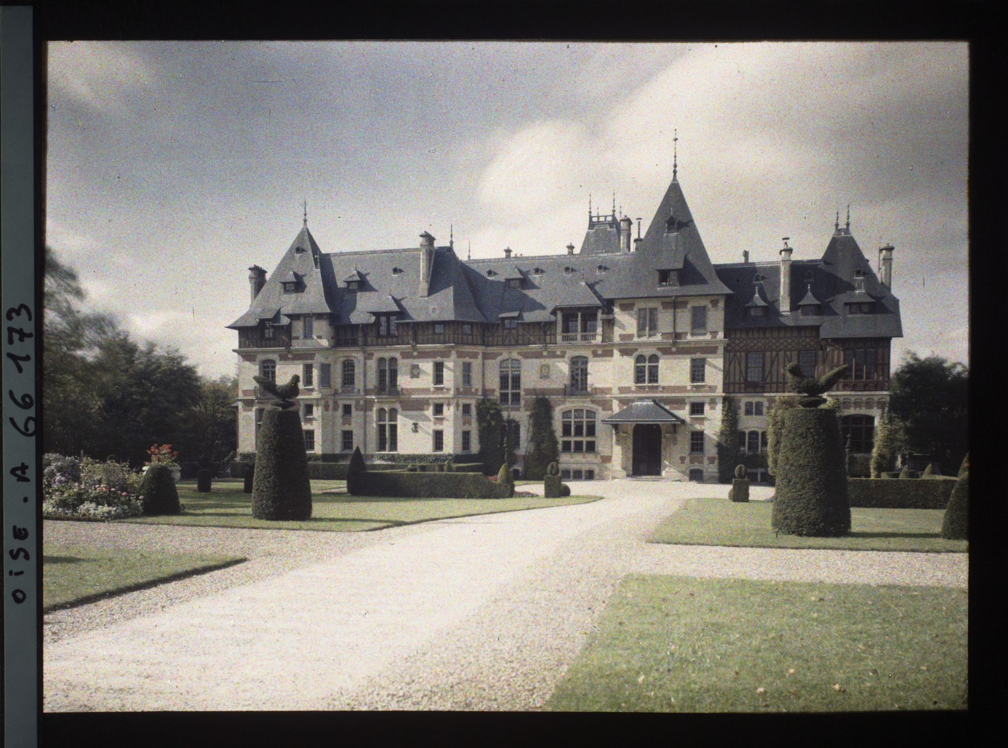 Image représentant Façade du château de Montvillargenne