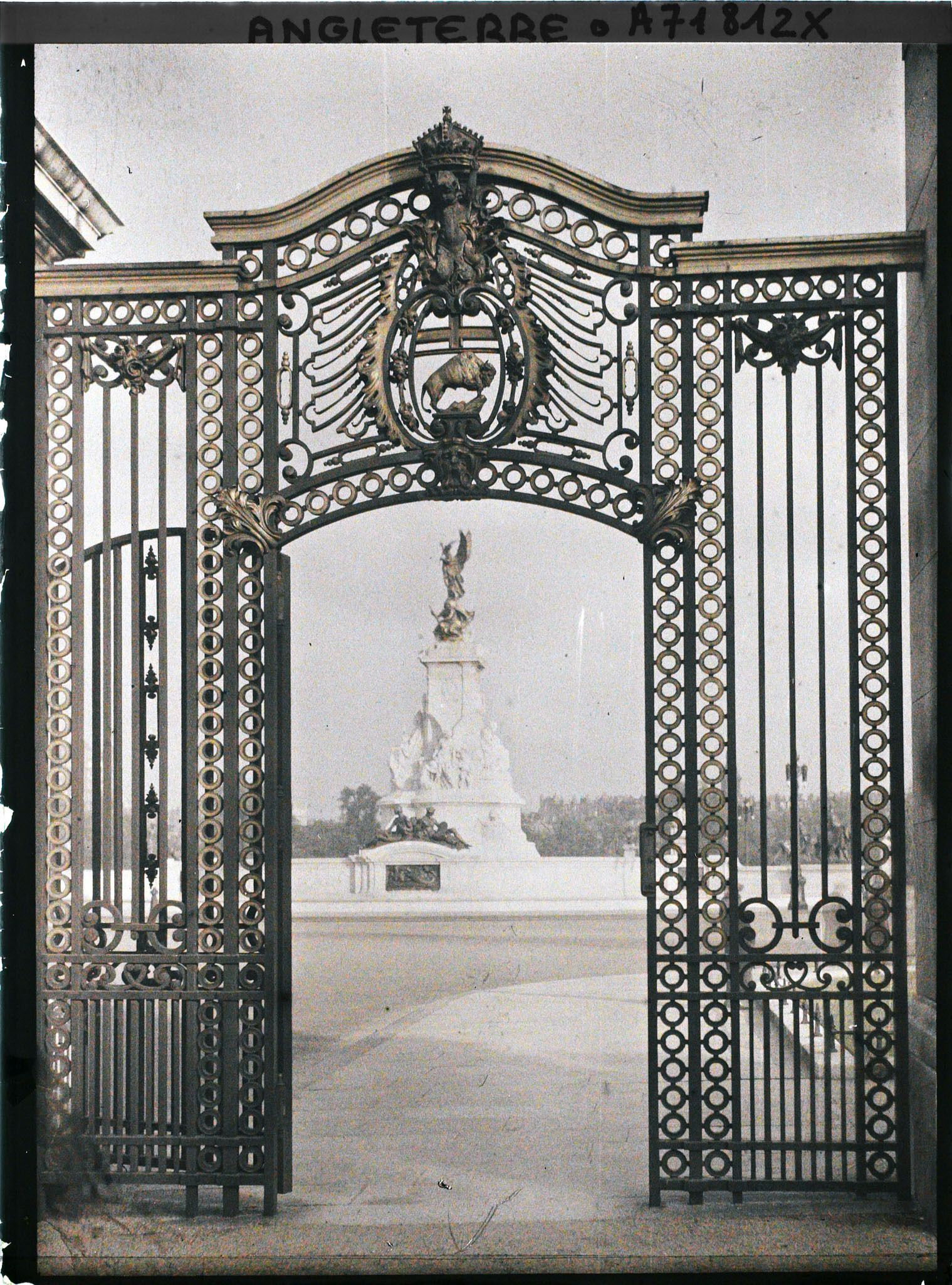 Image représentant La grille de Buckingham Palace