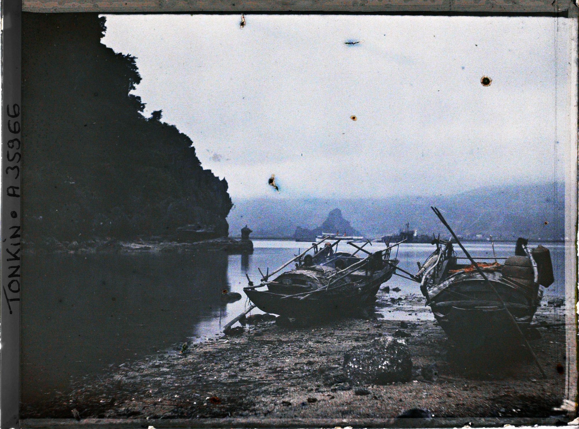 Image représentant Des sampans à l'amarrage