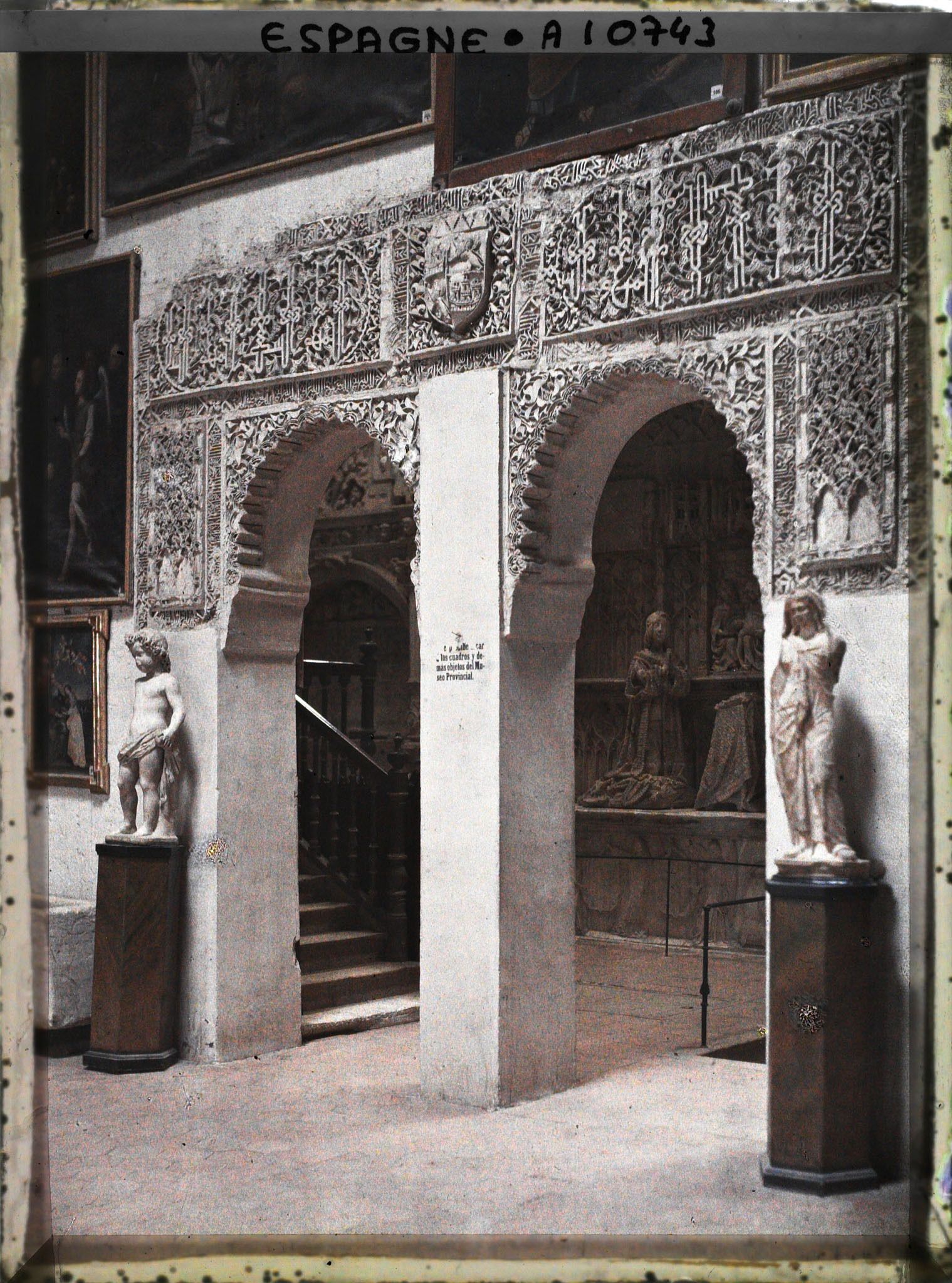 Image représentant Espagne, Burgos, Musée Archéologique Provincial : Fragments d'une porte mudijar du XVe S de l'ancien Castello de Burgos