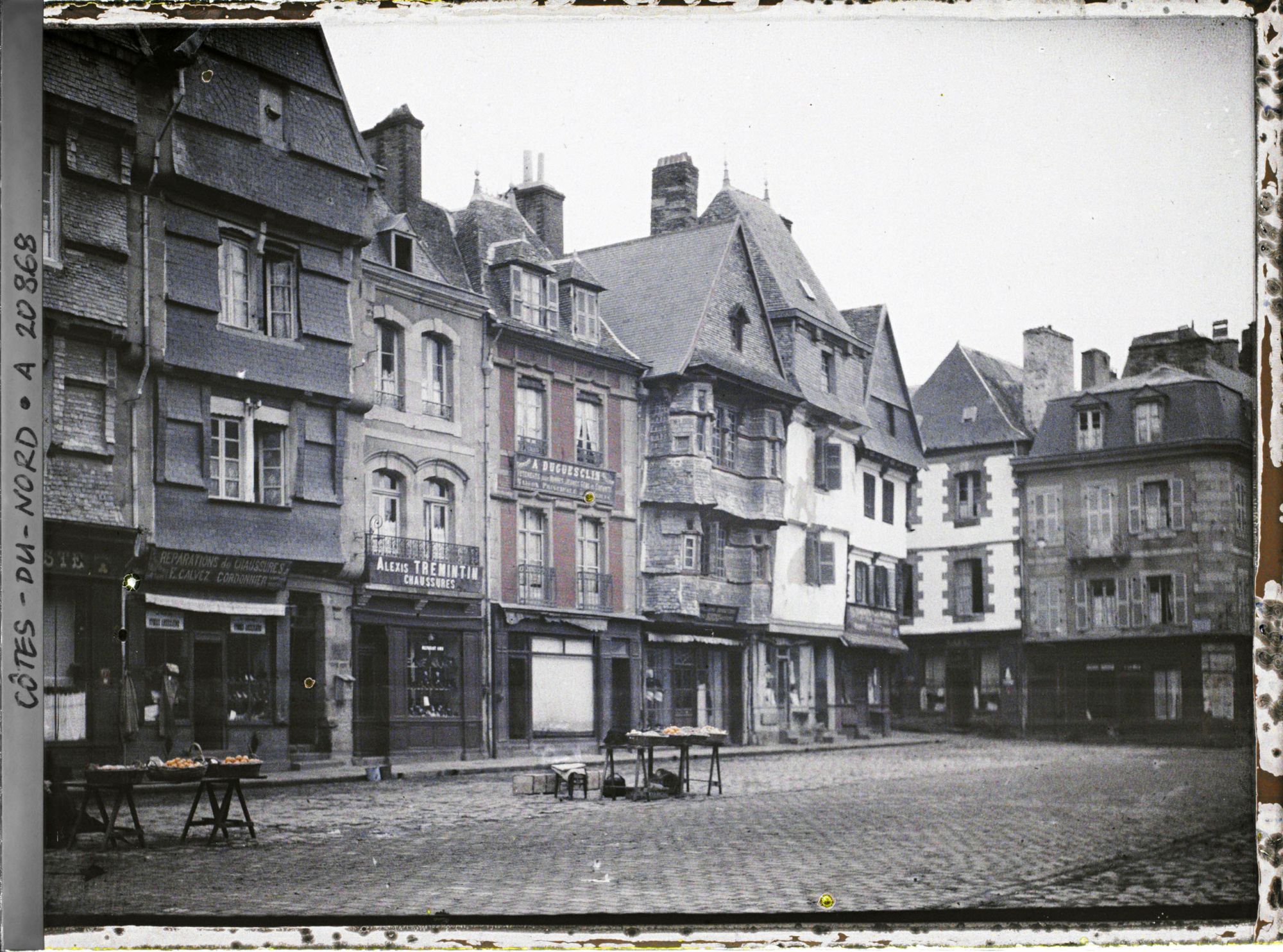 Image représentant La Grand'Place (aujourd'hui place du Général Leclerc)