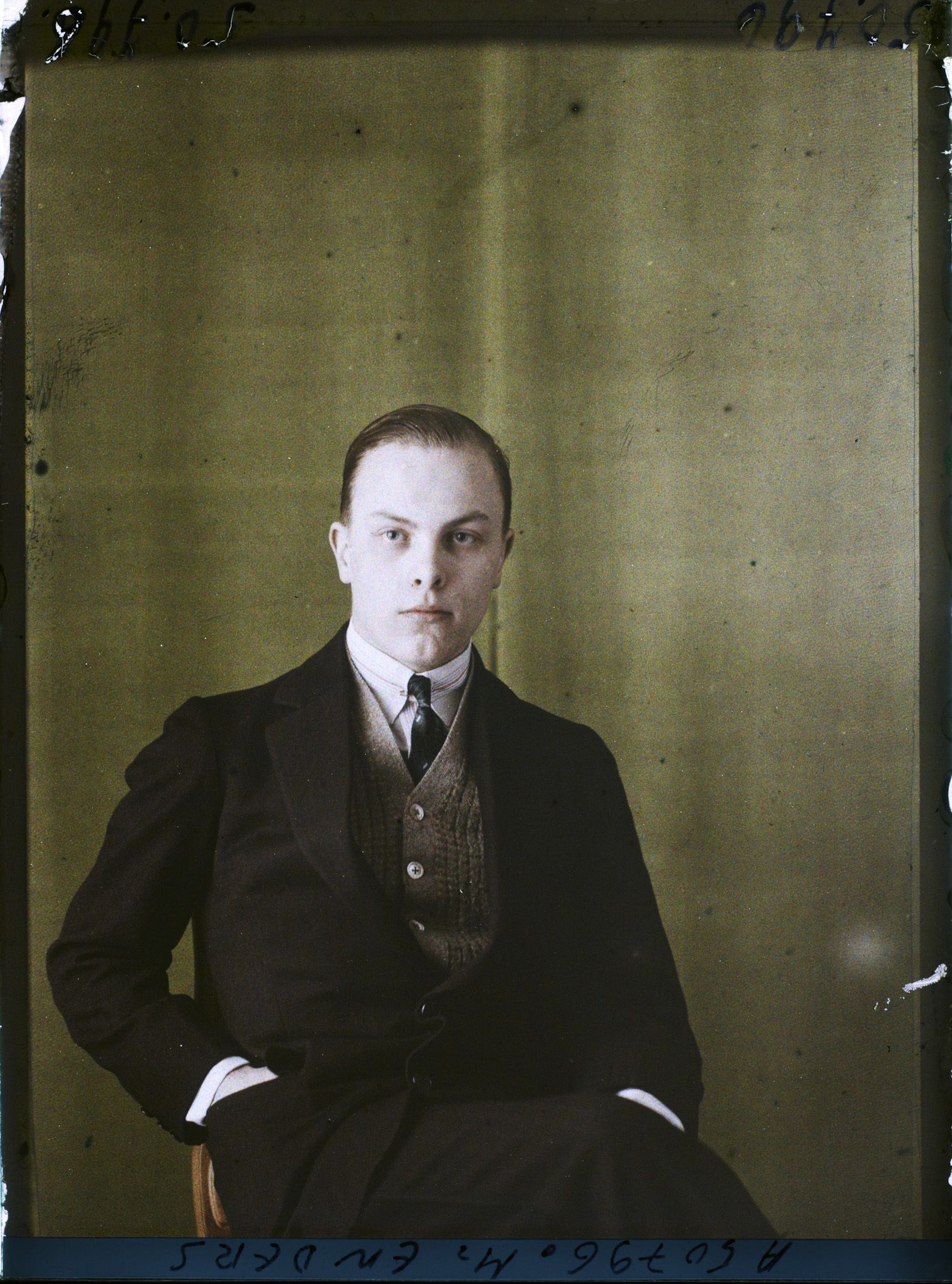 Image représentant https://musee-albert-kahn.s-museum.fr/home/NWQ2OTAwYzNmYjZlZTk1ZWQwODJmMjY4L2dlbmVyaWMtbm90aWNlLXRhYi9hdXRob3JpdHkvNjE3YTc5ZjVjZjhiODk2OGIzMzM3ZDIx/5d6900c3fb6ee95ed082f268/generic-notice-tab/authority/617a79ebcf8b8968b3336c8b Monsieur Enders