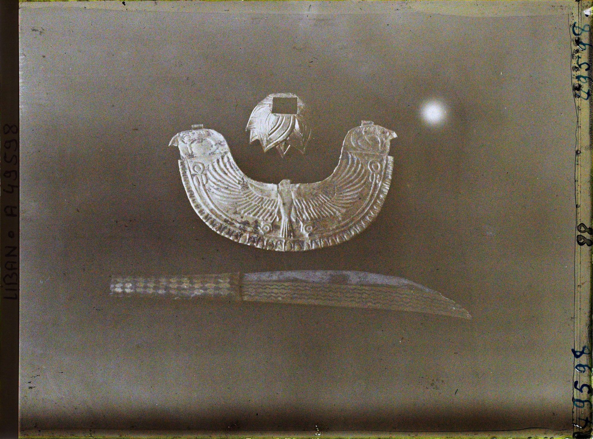 Image représentant Pectoral et poignard