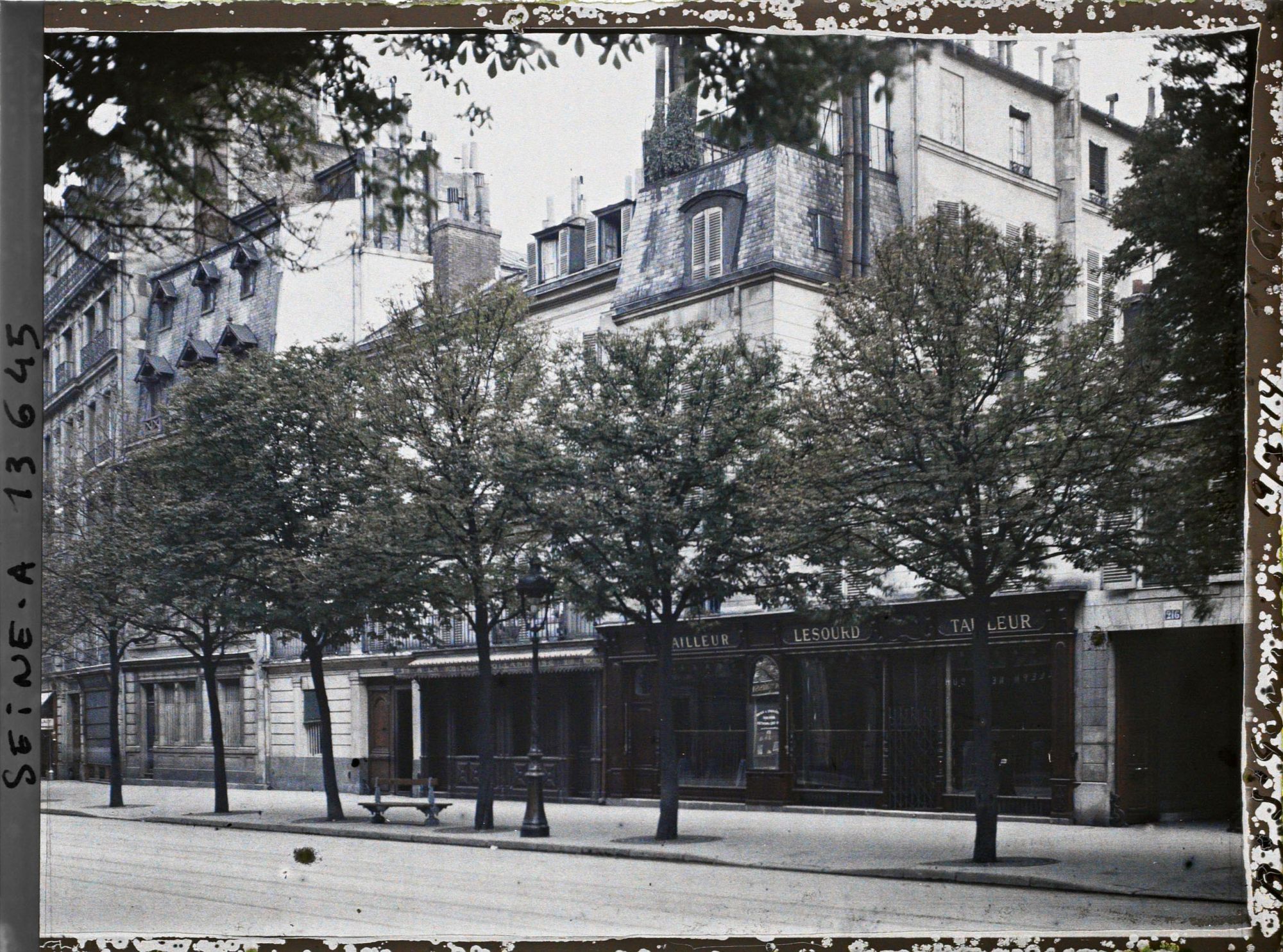 Image représentant Le boulevard St-Germain, au niveau du numéro 216