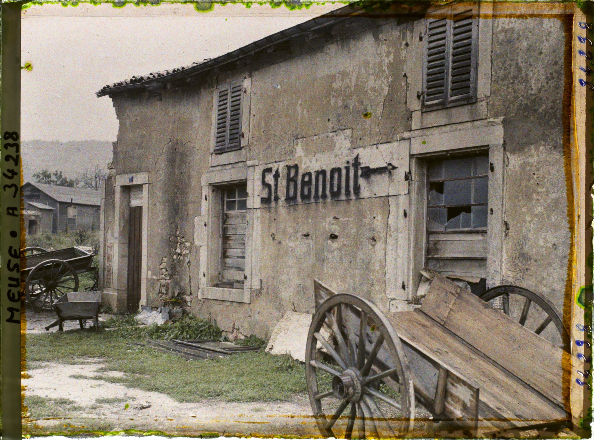 Image représentant France, Vigneules-les-Hattonchâtel, Inscription boche à l'entrée du Village