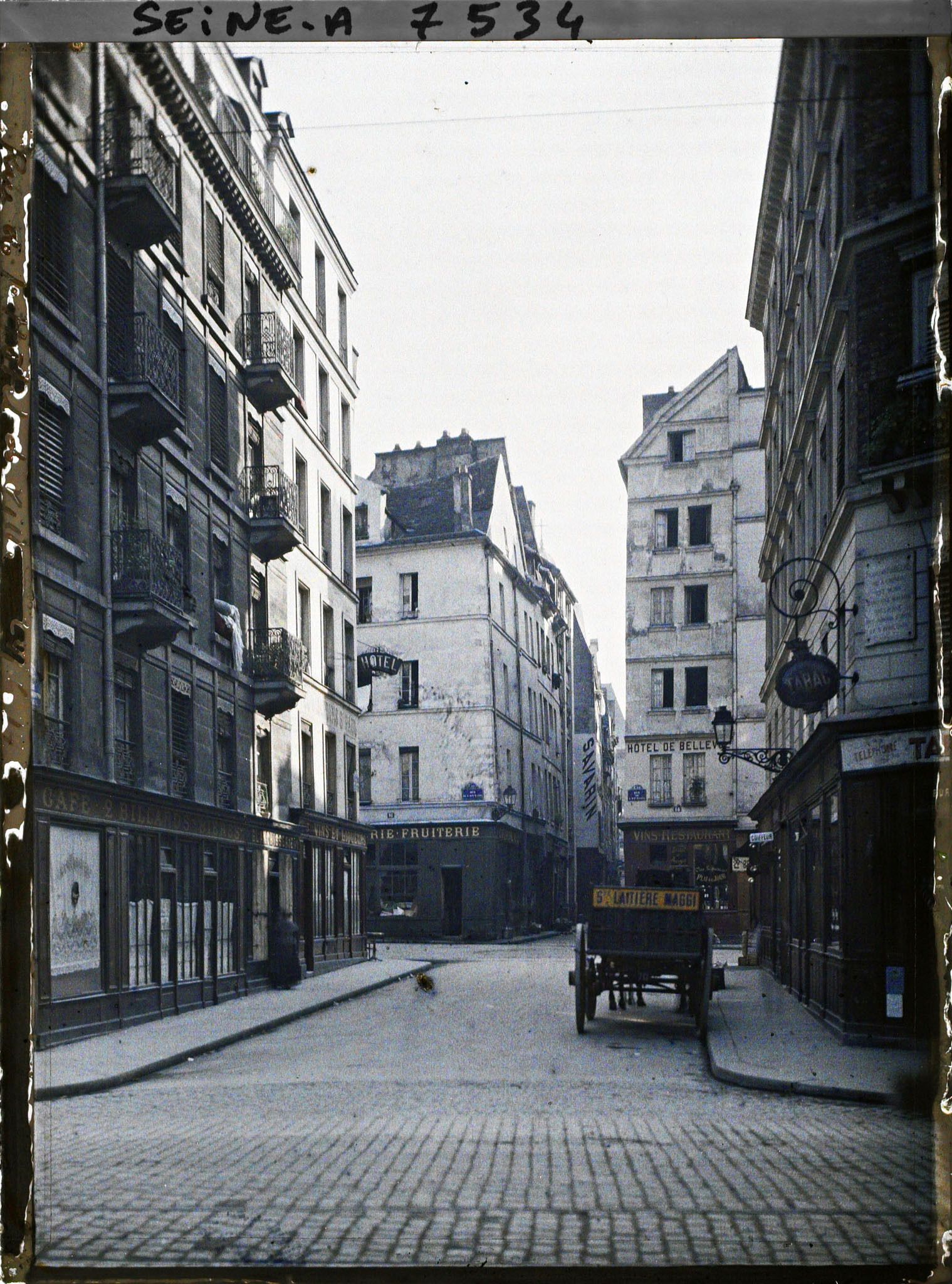 Image représentant L'angle des rues de l'Ave-Maria et des Jardins-St-Paul, vu du quai des Célestins