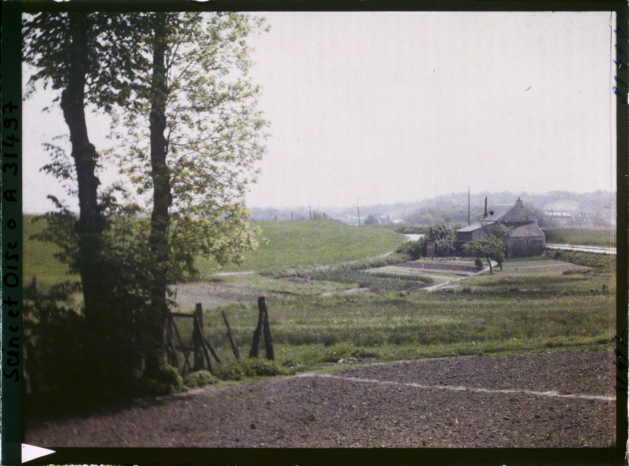 Image représentant France, Fontenay-Fleuri, Paysage à travers Champs