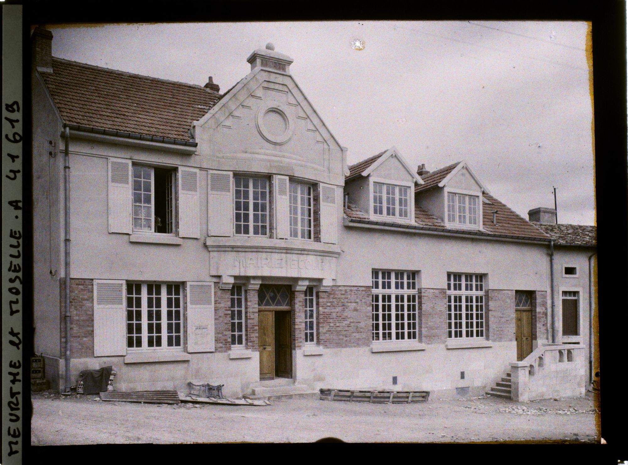 Image représentant France, Jaulny, Mairie Ecole reconstruite