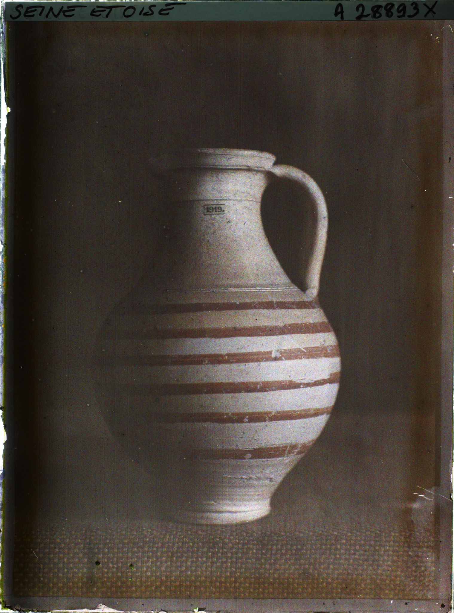 Image représentant Jarre de poterie des collections du musée de Sèvres