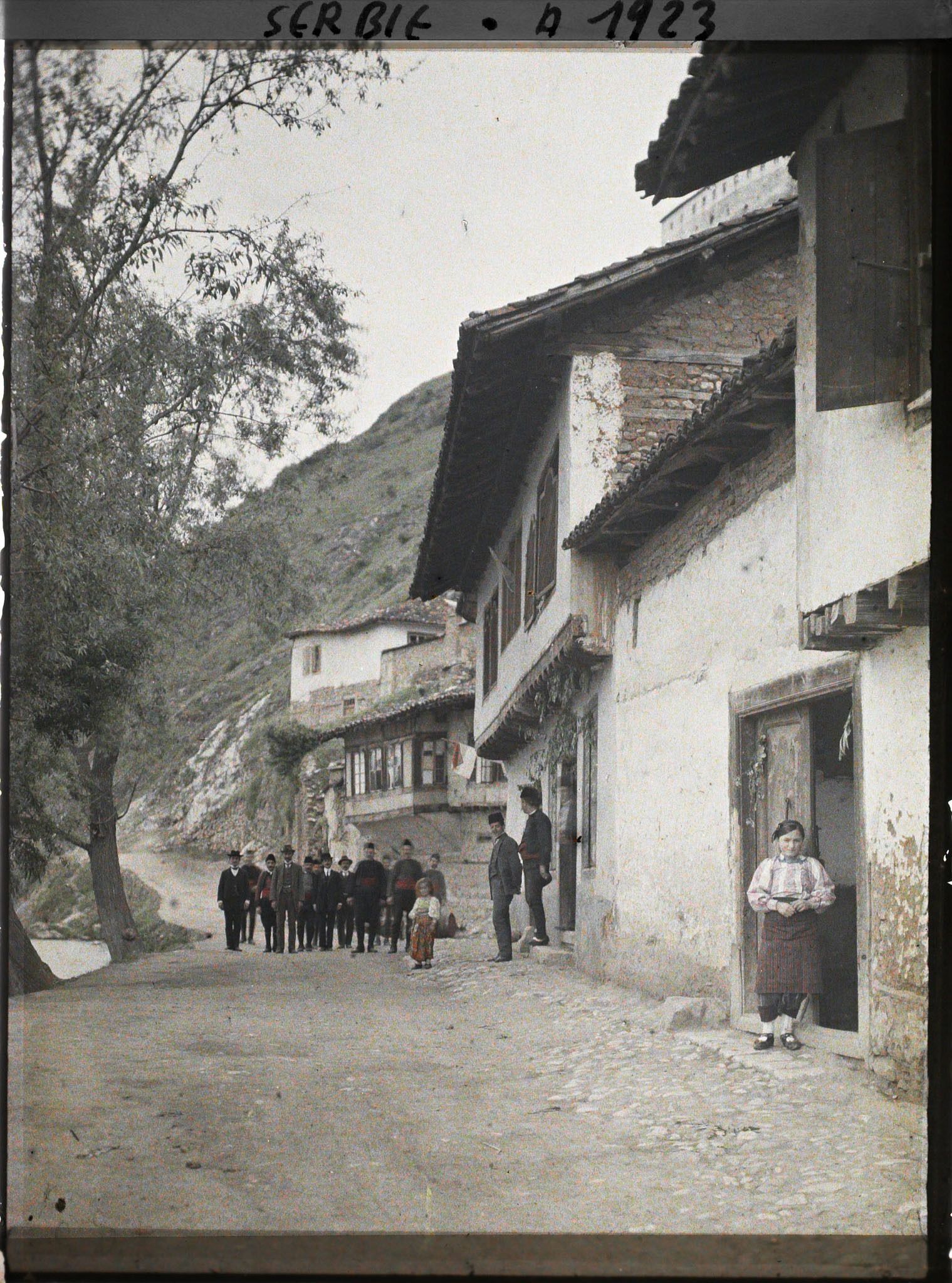Image représentant Groupe d'habitants du quartier serbe