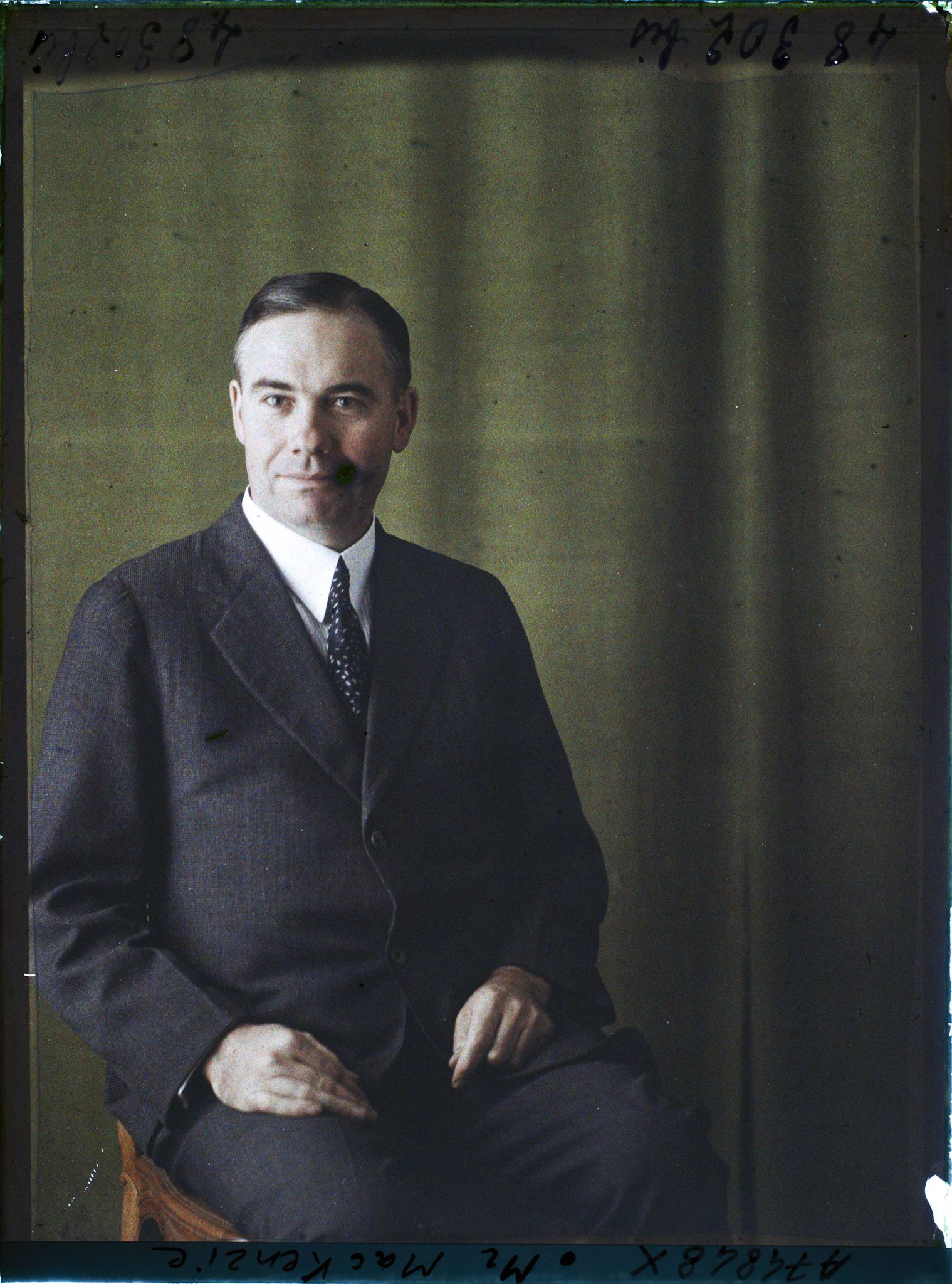 Image représentant Monsieur  https://musee-albert-kahn.s-museum.fr/home/NWQ2OTAwYzNmYjZlZTk1ZWQwODJmMjY4L2dlbmVyaWMtbm90aWNlLXRhYi9hdXRob3JpdHkvNjE3YTc5ZjVjZjhiODk2OGIzMzM3ZDIx/5d6900c3fb6ee95ed082f268/generic-notice-tab/authority/617a79ebcf8b8968b3337311 Roderick D. Mackenzie