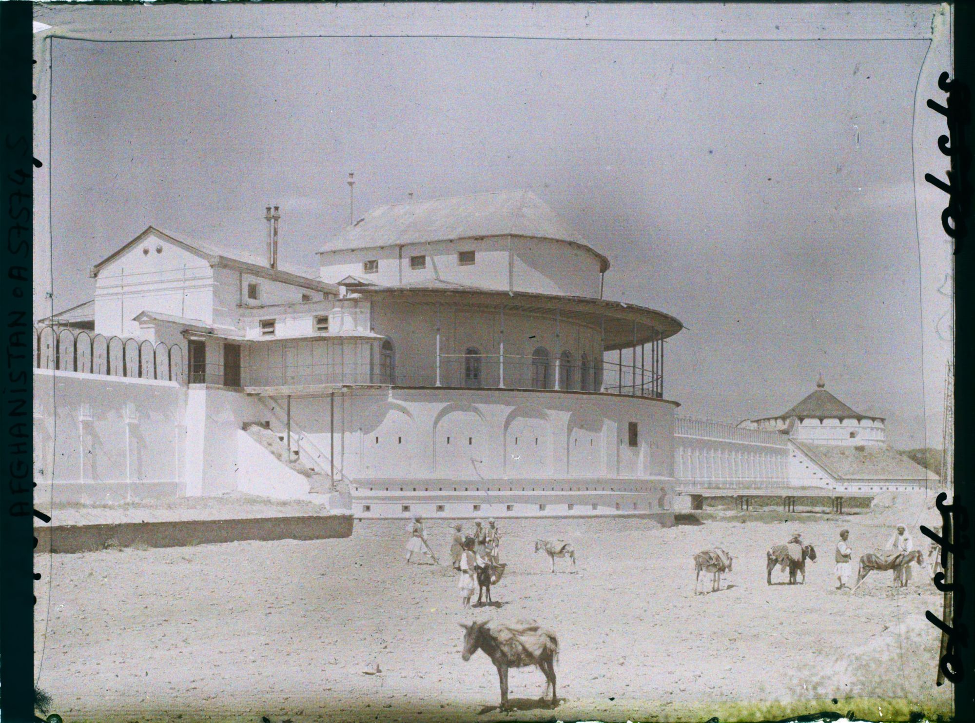 Image représentant Afghanistan, kaboul, Entrée de l'enceinte du Palais Royal