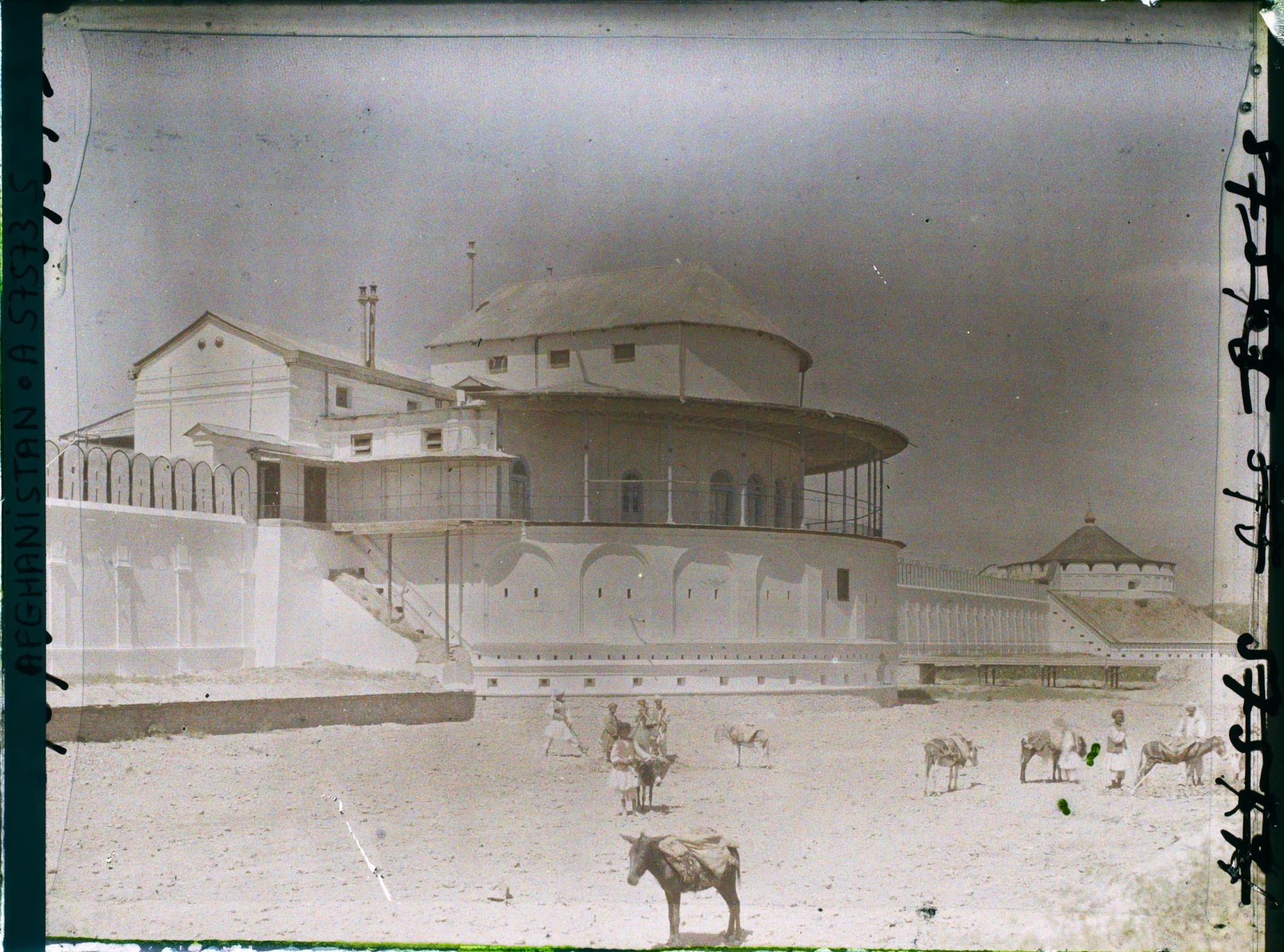 Image représentant Afghanistan, kaboul, Entrée de l'enceinte du Palais Royal