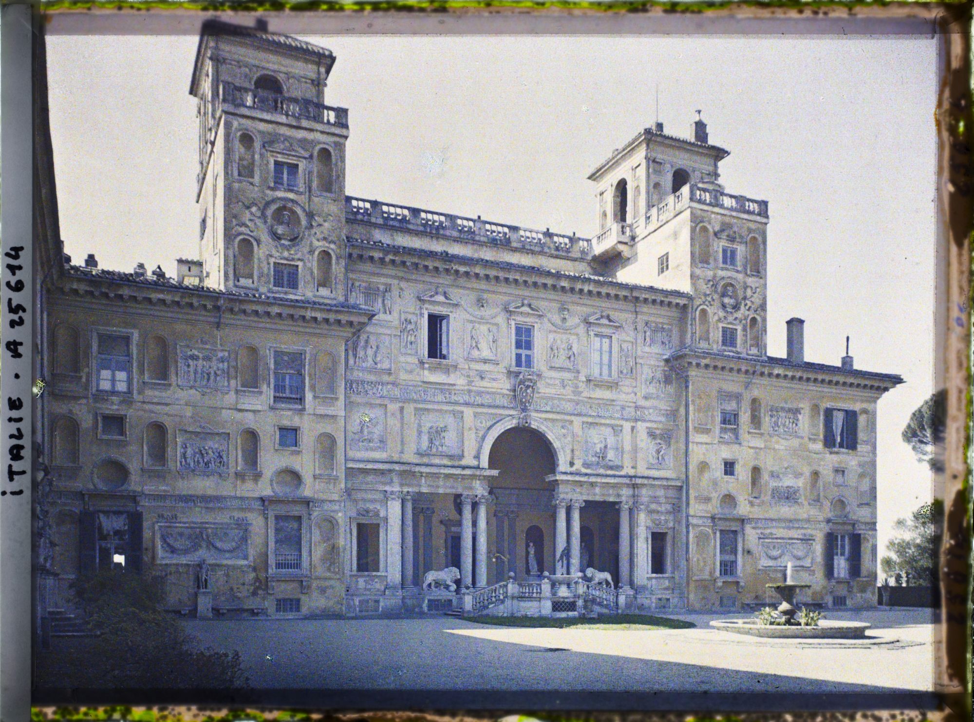 Image représentant Détail de la façade de la villa Médicis