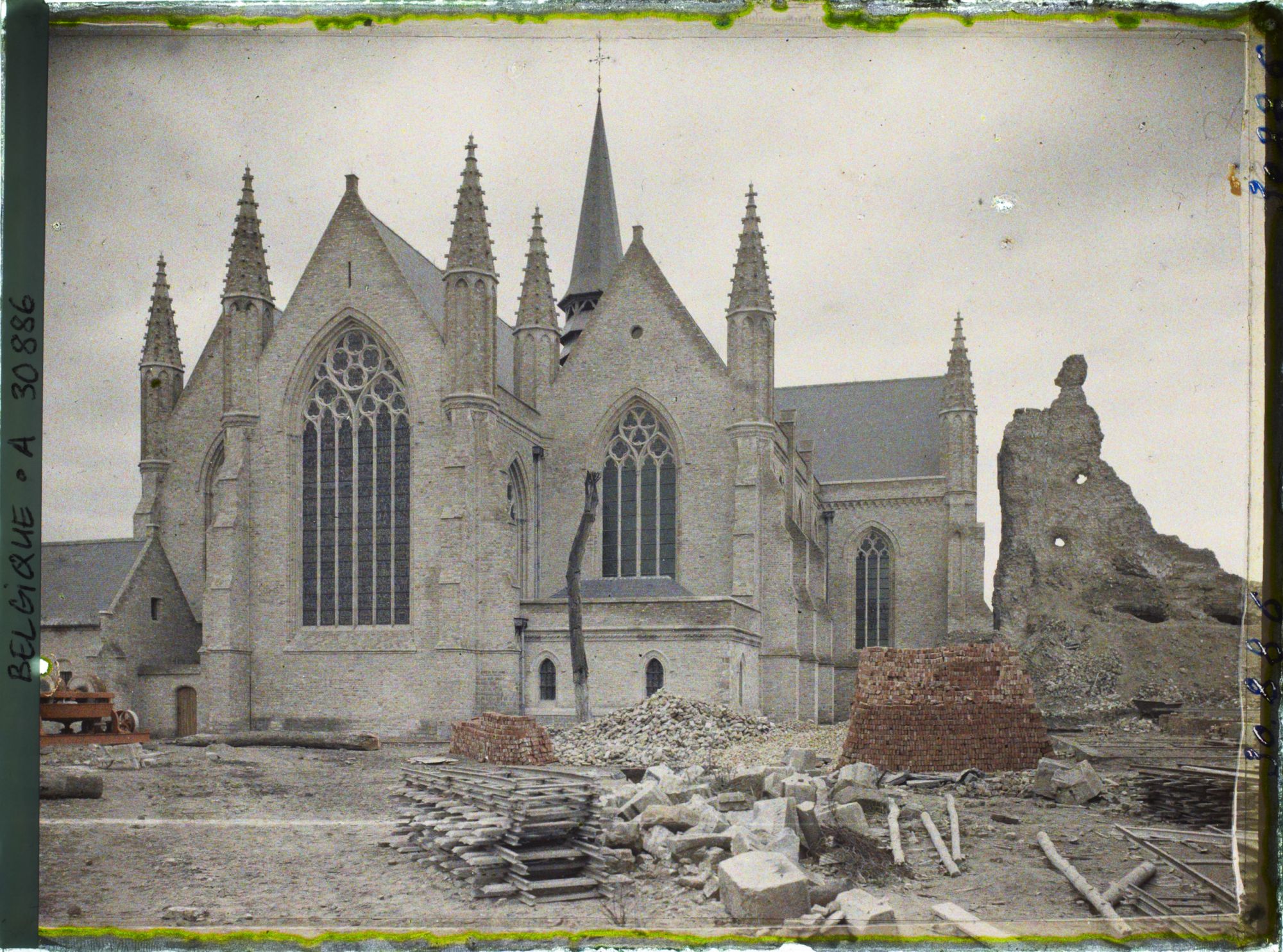 Image représentant Belgique, Nieuport, Abside de l'Eglise reconstruite