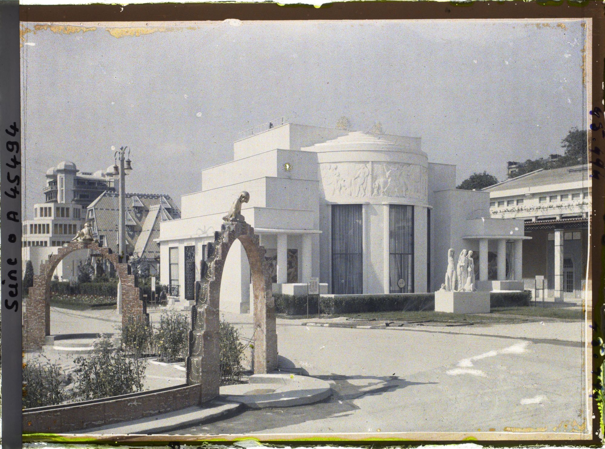 Image représentant L'Exposition des arts décoratifs, Le pavillon de Ruhlmann dit du Collectionneur