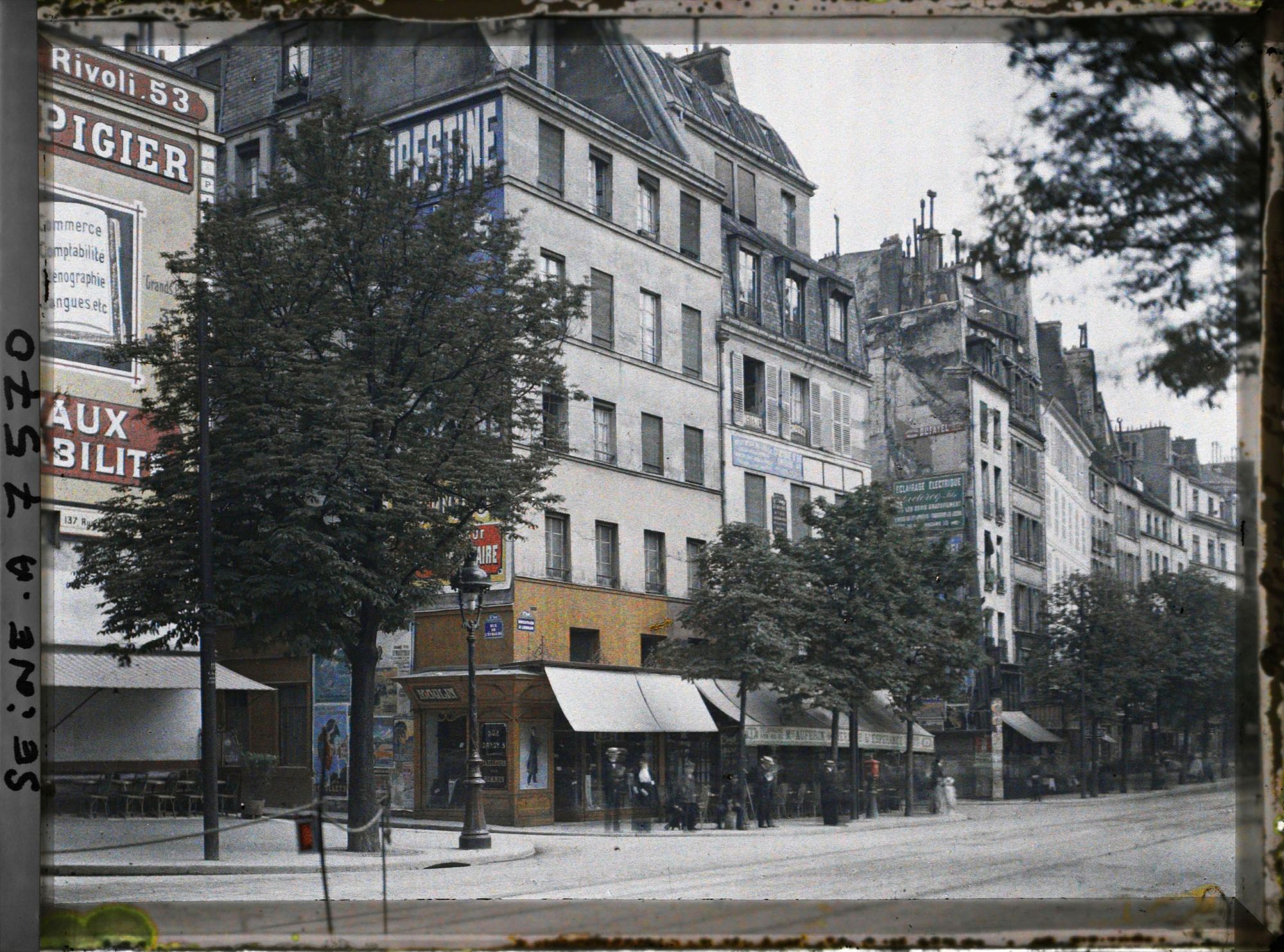 Image représentant L'angle du boulevard St-Germain et de la rue de l'Échaudé