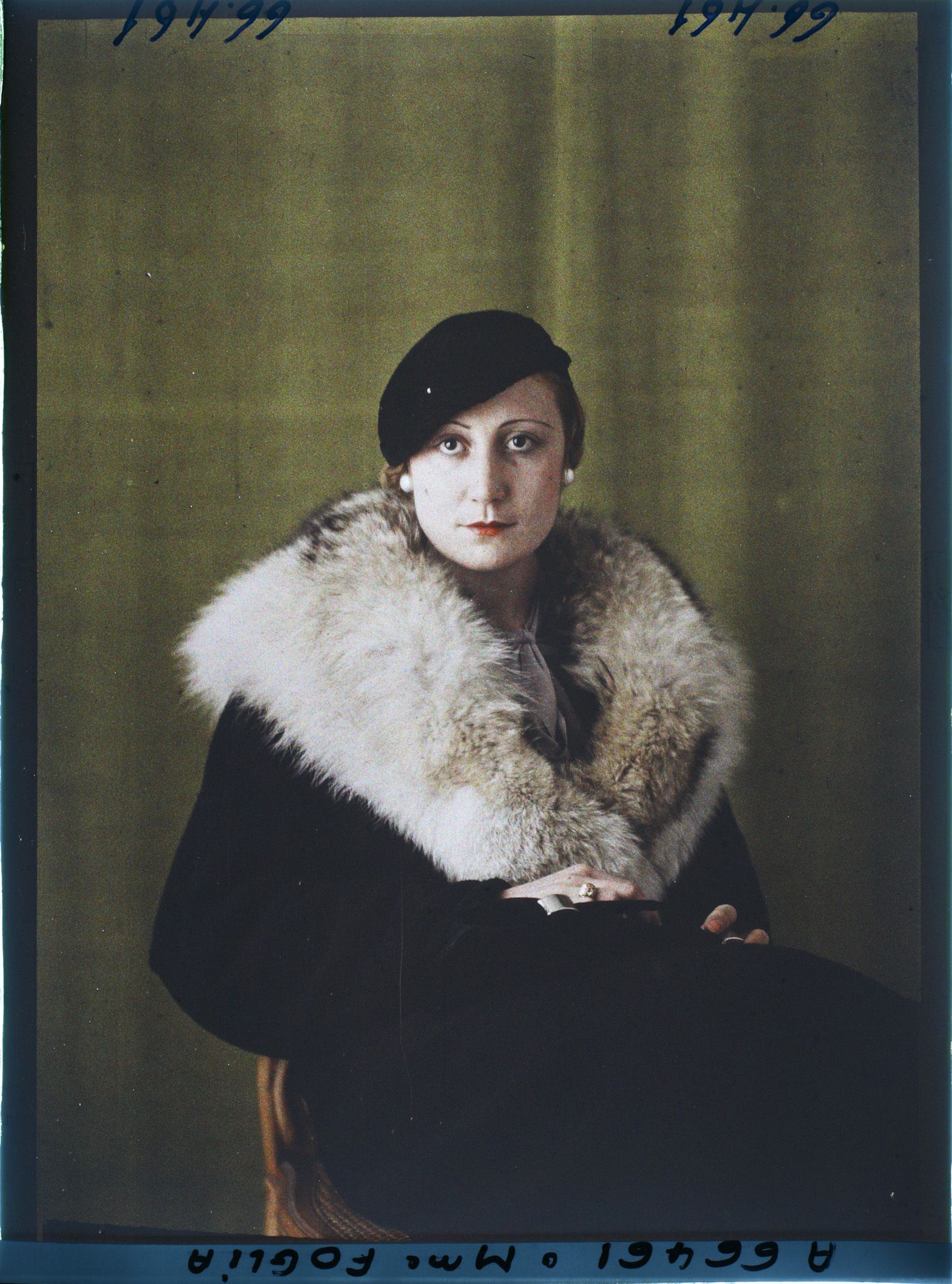 Image représentant https://musee-albert-kahn.s-museum.fr/home/NWQ2OTAwYzNmYjZlZTk1ZWQwODJmMjY4L2dlbmVyaWMtbm90aWNlLXRhYi9hdXRob3JpdHkvNjE3YTc5ZjVjZjhiODk2OGIzMzM3ZDIx/5d6900c3fb6ee95ed082f268/generic-notice-tab/authority/617a79ebcf8b8968b3336d47 Madame Foglia