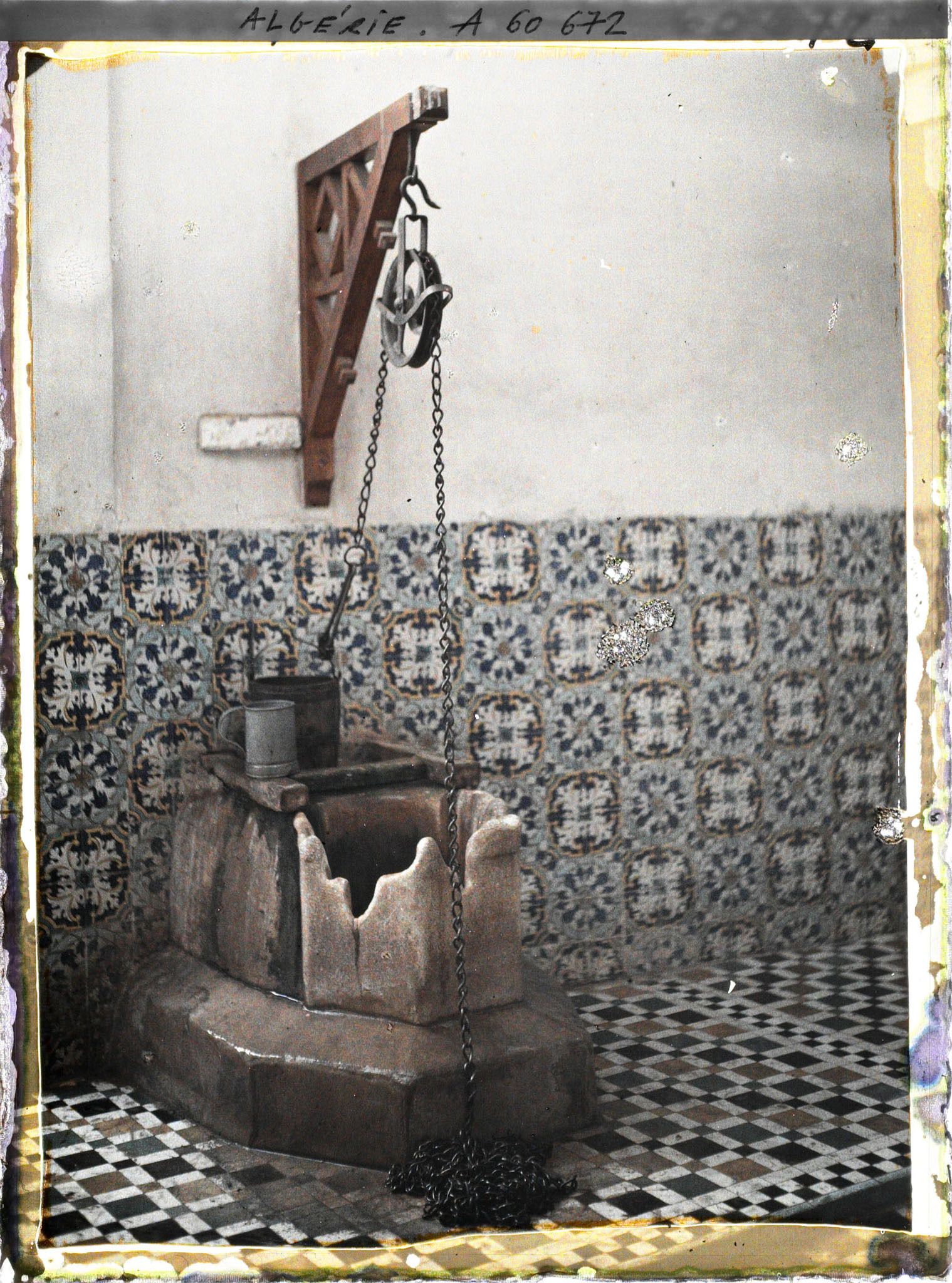 Image représentant Le puits sacré de la koubba de Sidi Bou Medine