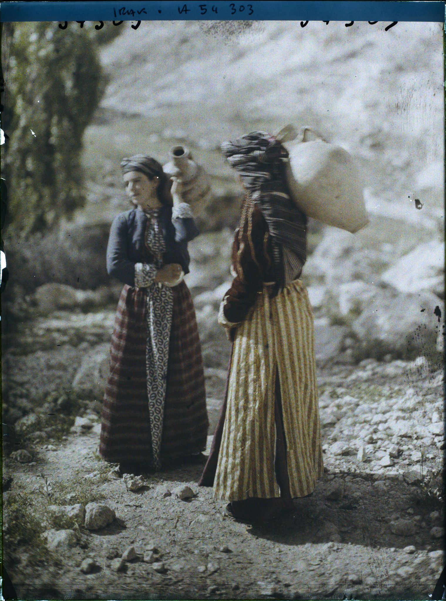 Image représentant Jeunes femmes kurdes