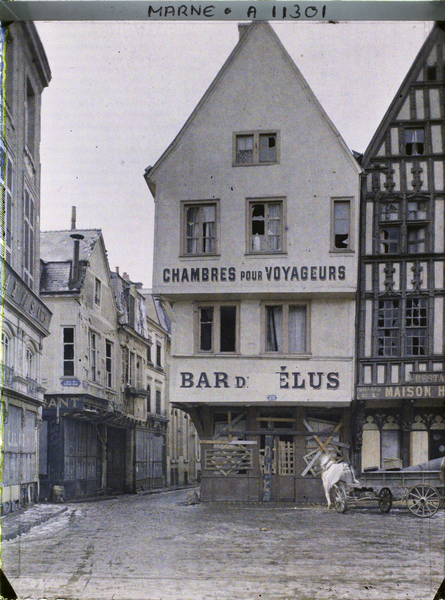 Image représentant La rue Cérès et la place des Marchés (aujourd'hui place du Forum)