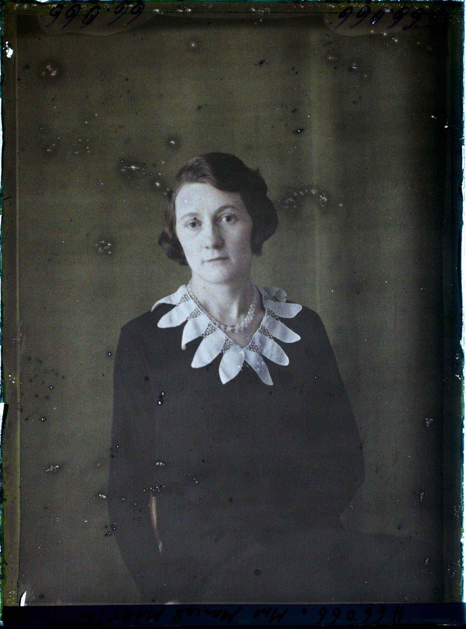 Image représentant https://musee-albert-kahn.s-museum.fr/home/NWQ2OTAwYzNmYjZlZTk1ZWQwODJmMjY4L2dlbmVyaWMtbm90aWNlLXRhYi9hdXRob3JpdHkvNjE3YTc5ZjVjZjhiODk2OGIzMzM3ZDIx/5d6900c3fb6ee95ed082f268/generic-notice-tab/authority/617a79ebcf8b8968b3337350 Madame Marcel Martin