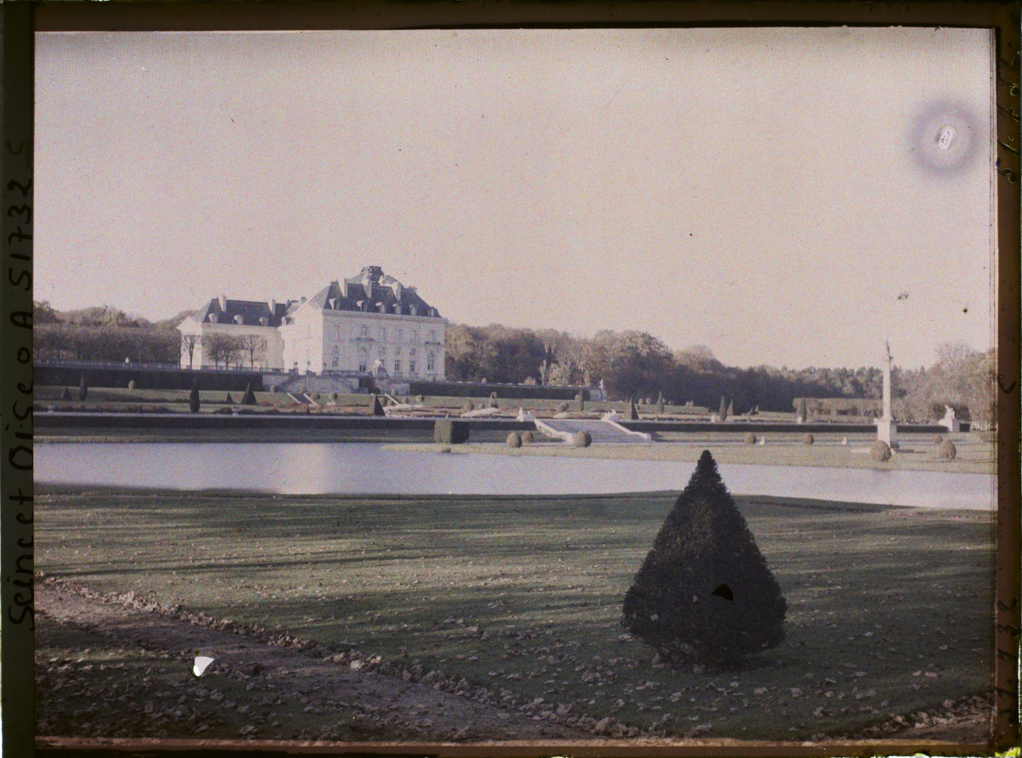 Image représentant Les jardins et le château de Voisins