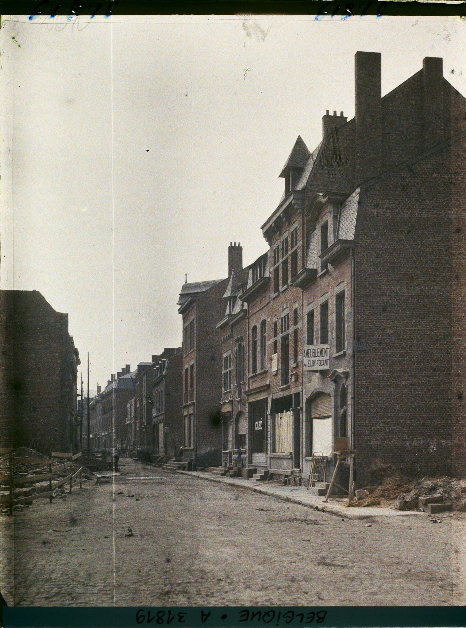 Image représentant Belgique, Dinant, Rue des Orfèvres, maisons rebâties