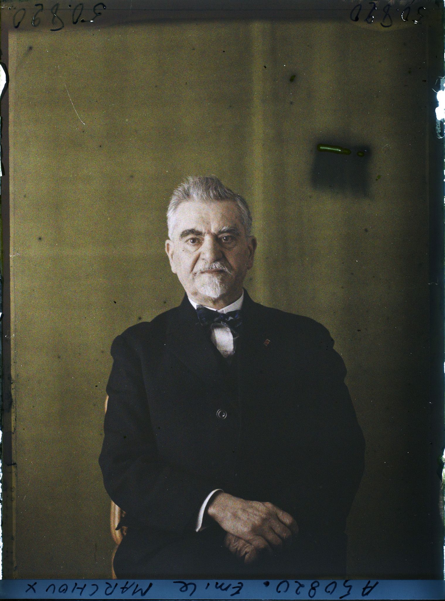 Image représentant Monsieur  https://musee-albert-kahn.s-museum.fr/home/NWQ2OTAwYzNmYjZlZTk1ZWQwODJmMjY4L2dlbmVyaWMtbm90aWNlLXRhYi9hdXRob3JpdHkvNjE3YTc5ZjVjZjhiODk2OGIzMzM3ZDIx/5d6900c3fb6ee95ed082f268/generic-notice-tab/authority/617a79ebcf8b8968b3337334 Emile Marchoux