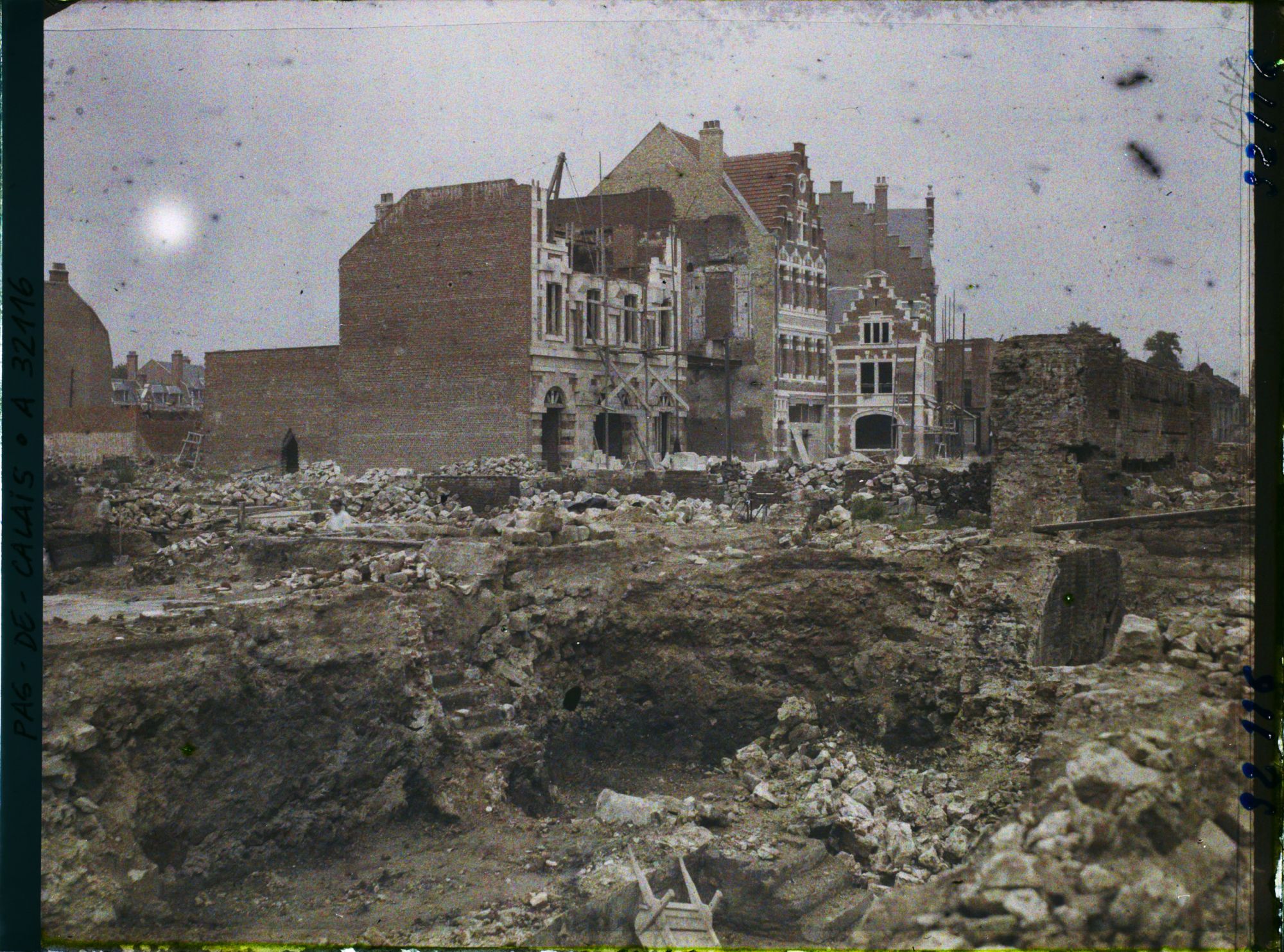 Image représentant France, Béthune, Nouvelles Maisons sur la Grande Place