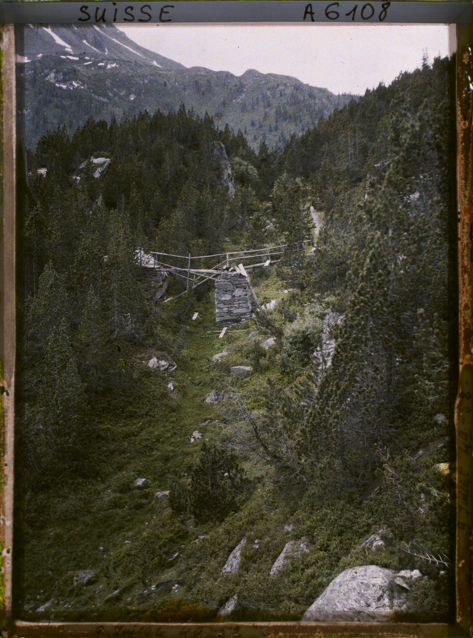 Image représentant Un pont de fortune dans la région de Maloja