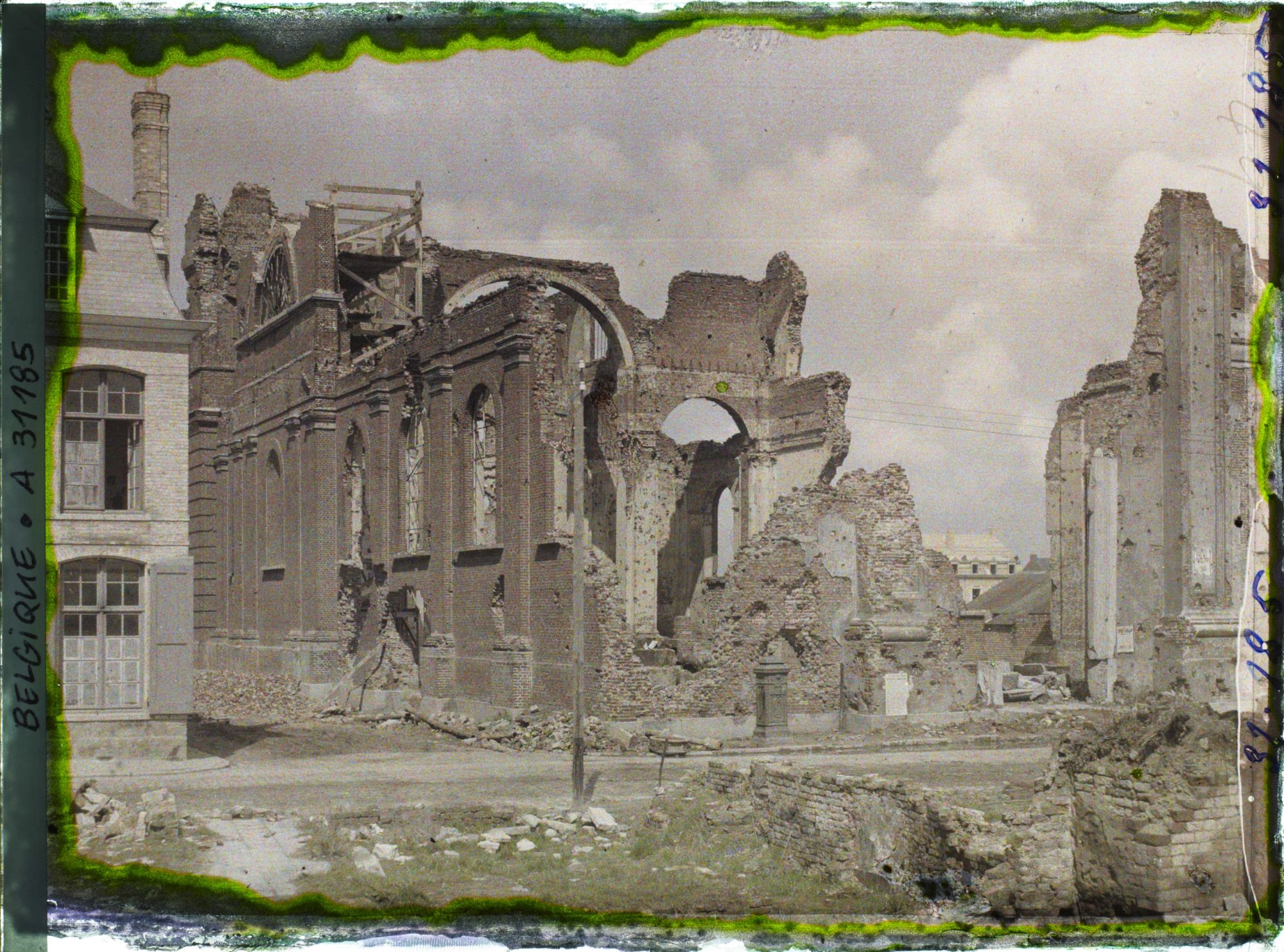 Image représentant Belgique, Ypres, Ruines de l'Eglise St Nicolas