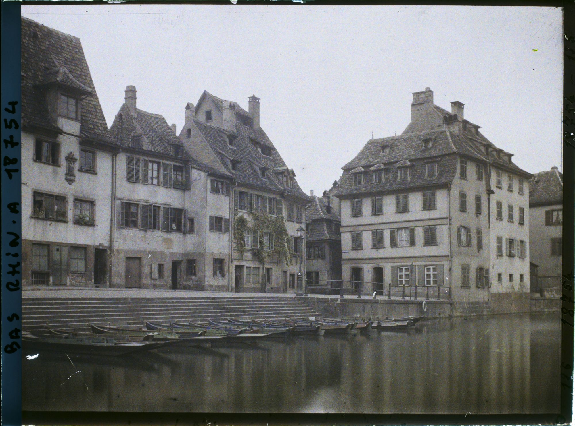 Image représentant France, Strasbourg, La petite France ; les bords de l'Ill