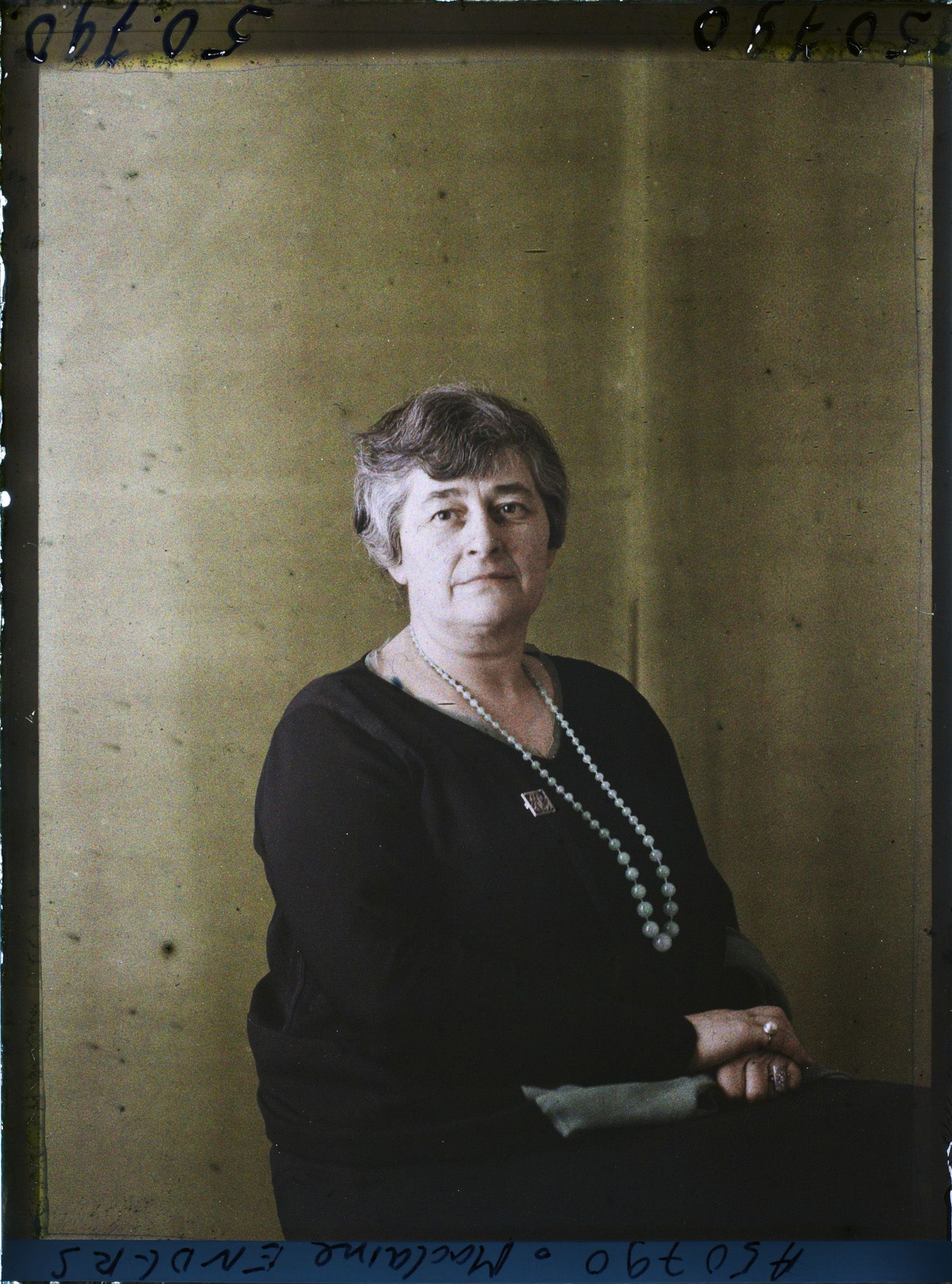 Image représentant https://musee-albert-kahn.s-museum.fr/home/NWQ2OTAwYzNmYjZlZTk1ZWQwODJmMjY4L2dlbmVyaWMtbm90aWNlLXRhYi9hdXRob3JpdHkvNjE3YTc5ZjVjZjhiODk2OGIzMzM3ZDIx/5d6900c3fb6ee95ed082f268/generic-notice-tab/authority/617a79ebcf8b8968b3336c8c Madame Enders