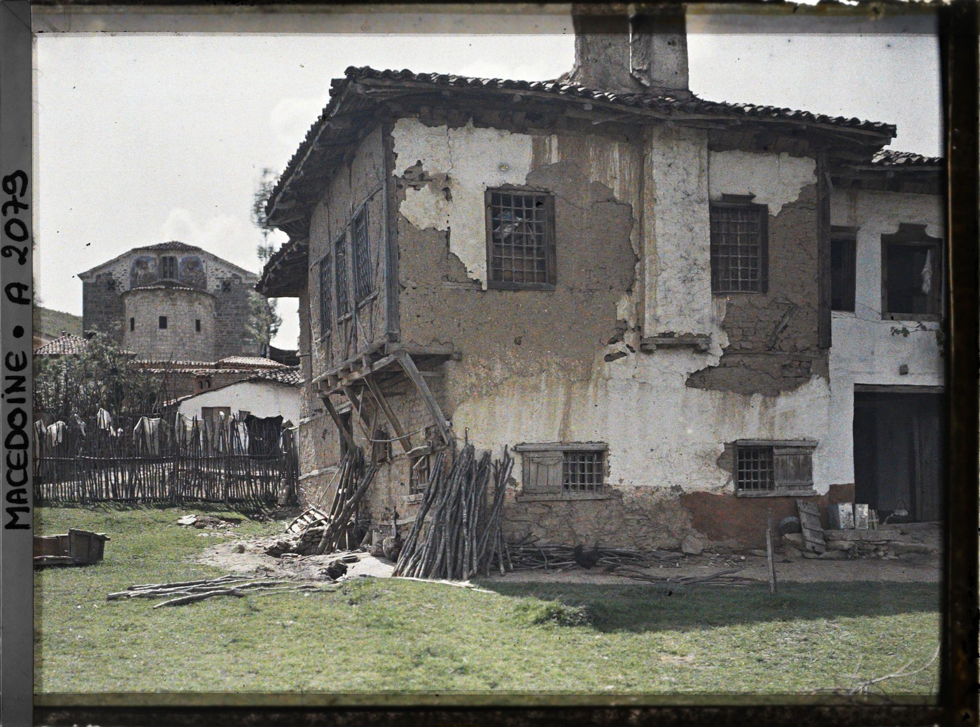 Image représentant Village de Jankovec, vieille maison à droite de l'église