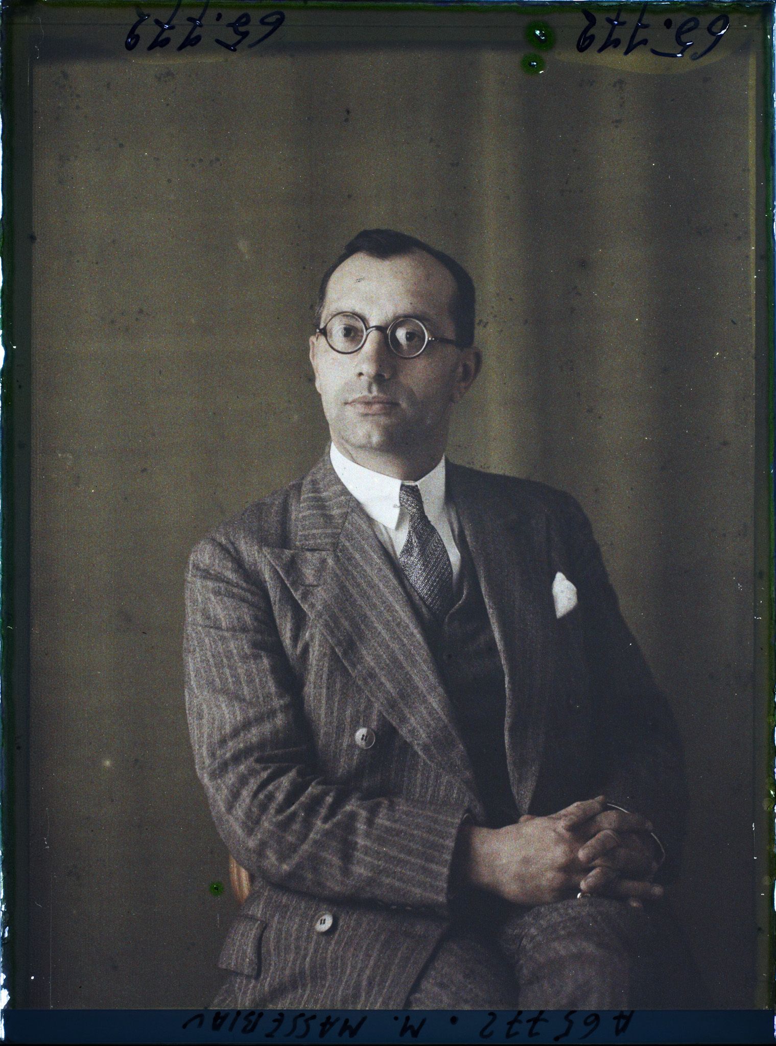 Image représentant https://musee-albert-kahn.s-museum.fr/home/NWQ2OTAwYzNmYjZlZTk1ZWQwODJmMjY4L2dlbmVyaWMtbm90aWNlLXRhYi9hdXRob3JpdHkvNjE3YTc5ZjVjZjhiODk2OGIzMzM3ZDIx/5d6900c3fb6ee95ed082f268/generic-notice-tab/authority/617a79ebcf8b8968b3337359 Monsieur Massébiau