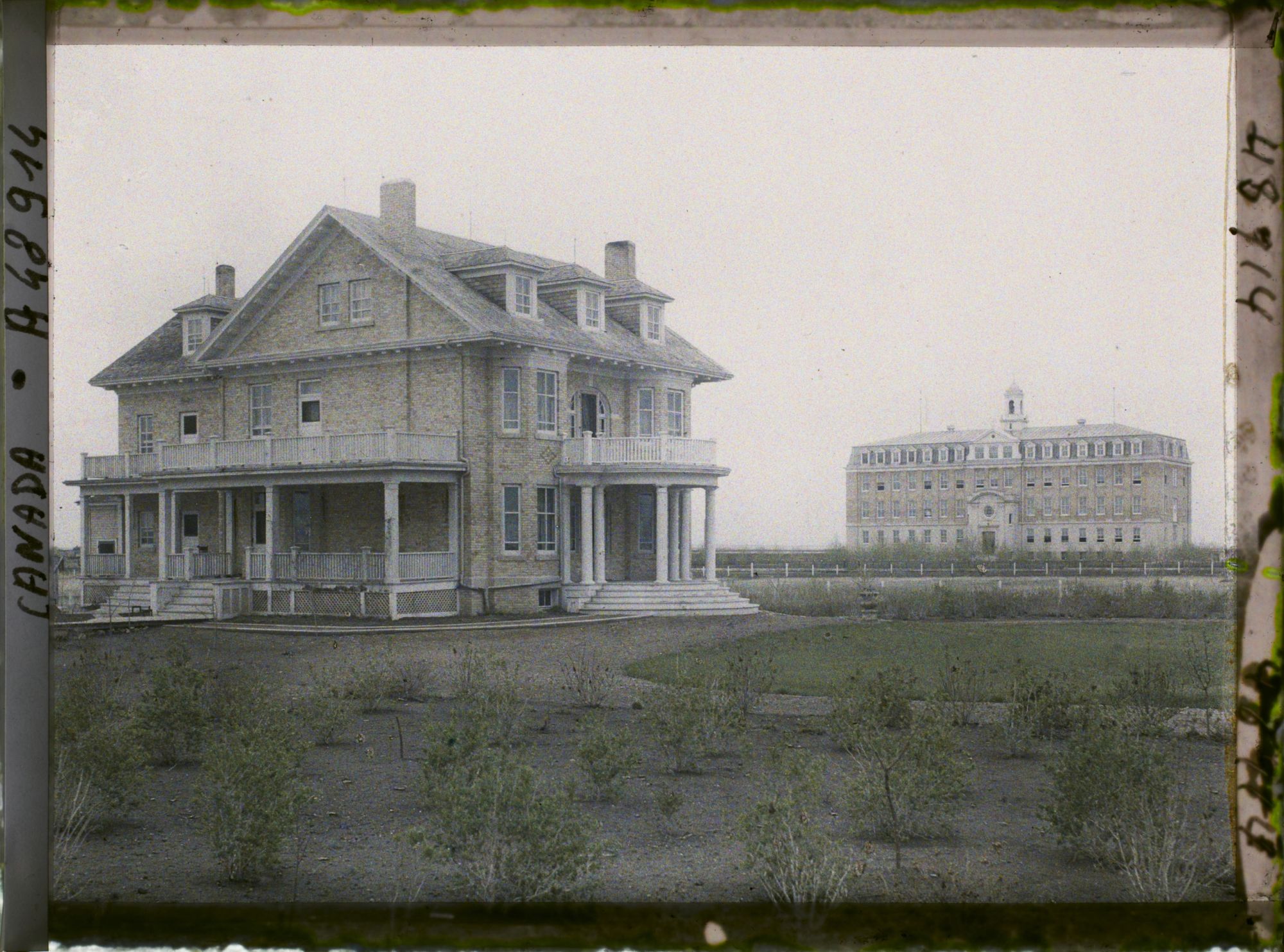 Image représentant Canada, Gravellebourg, Maison du Curé et Couvent des Soeurs