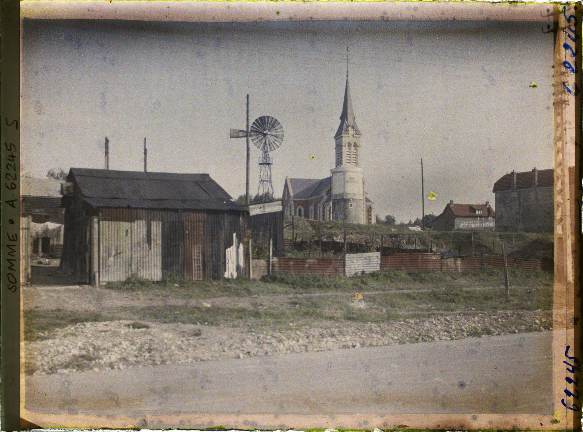 Image représentant Somme, Mont St Quentin, Le Village