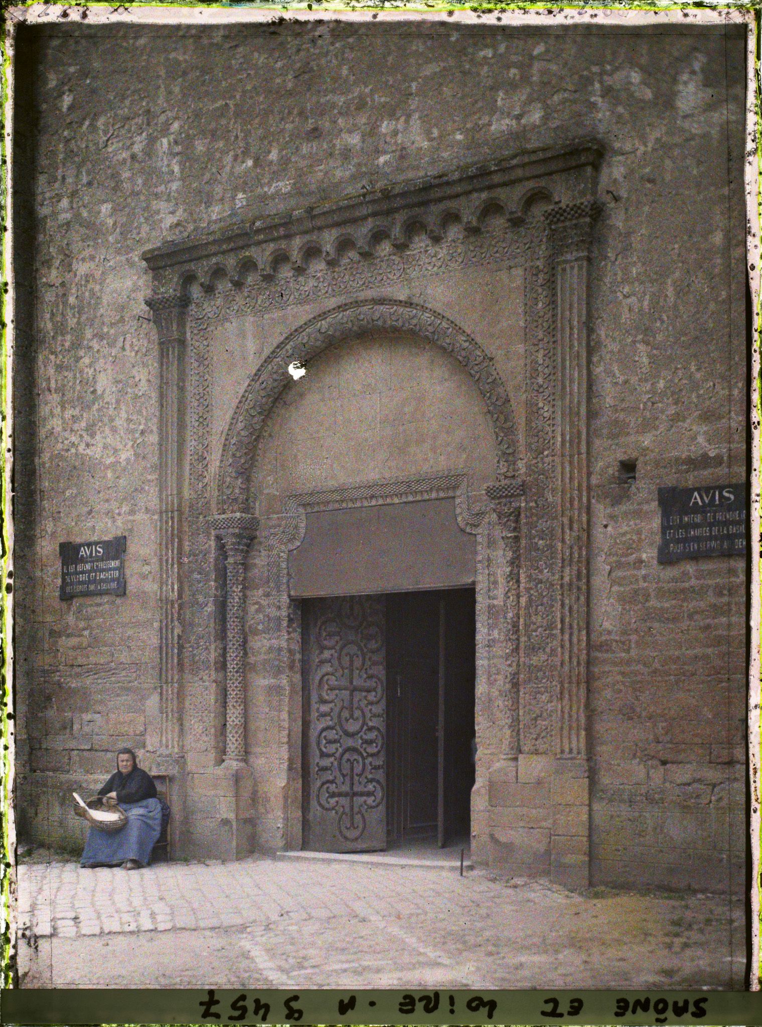 Image représentant Le portail latéral de la basilique du Sacré-Coeur