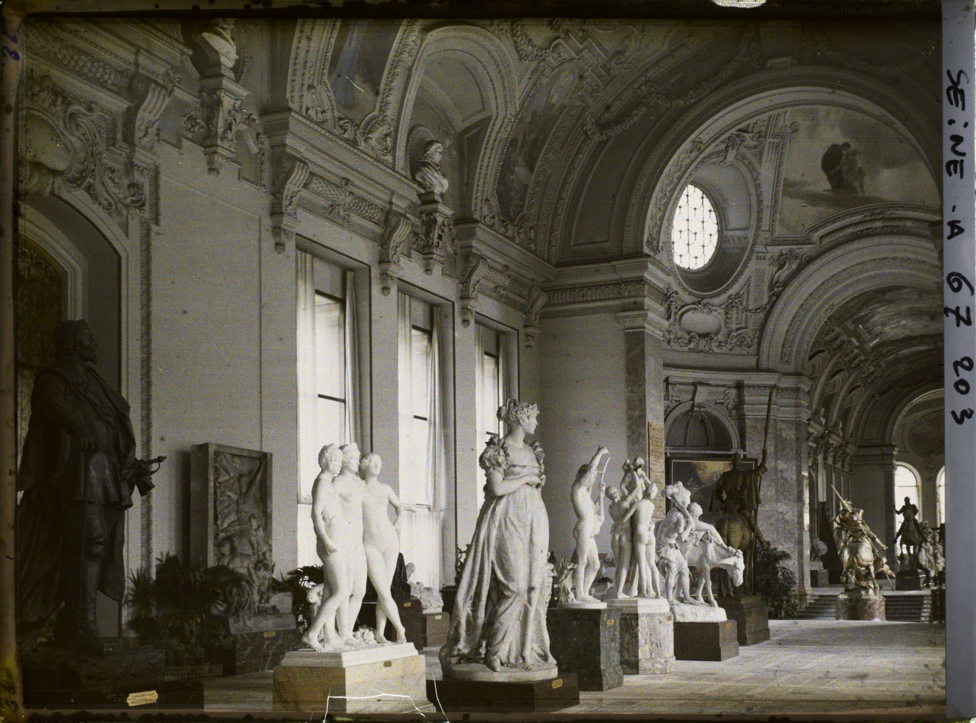 Image représentant La grande galerie du Petit Palais