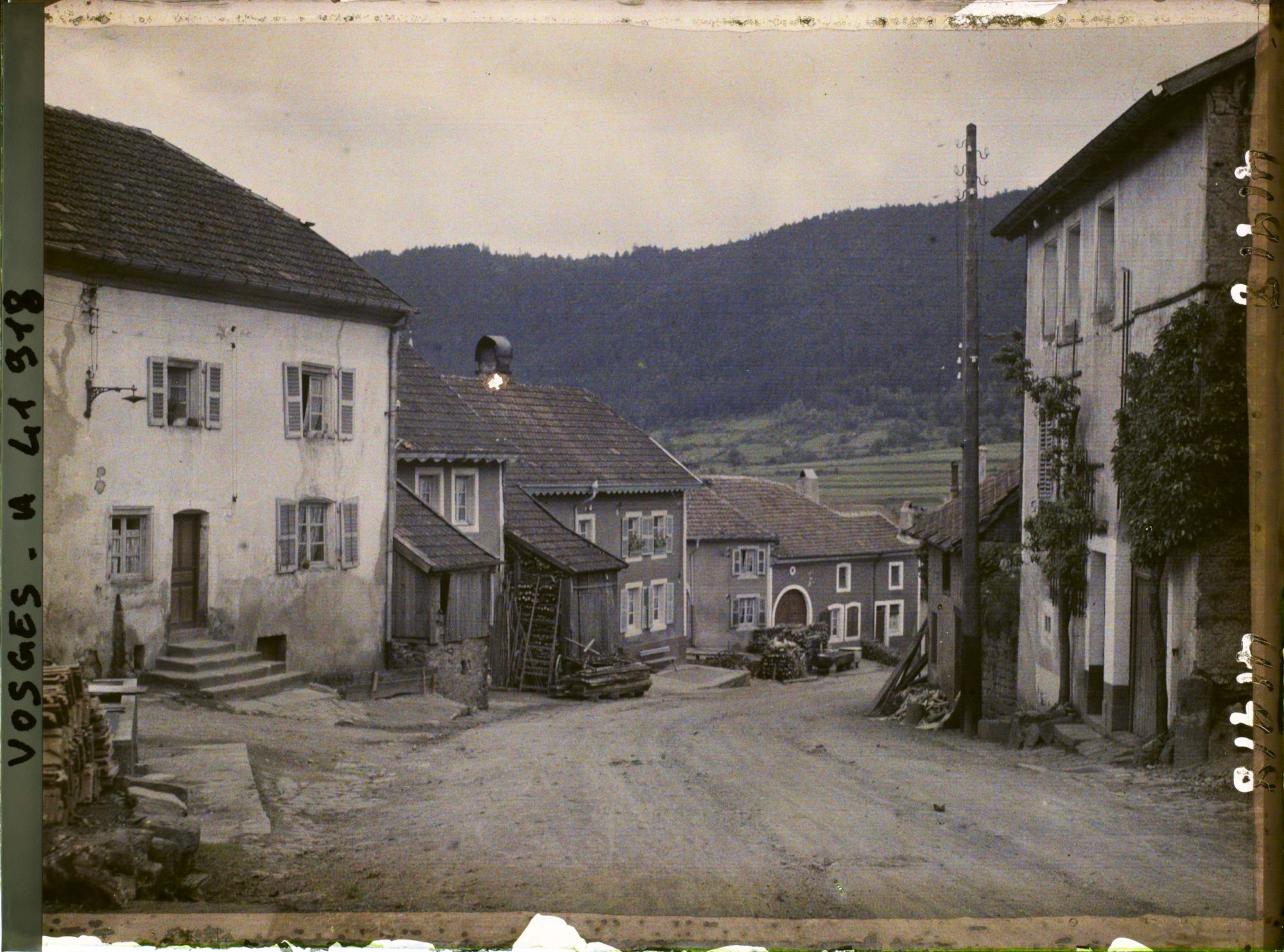 Image représentant France, Raon s/Plaine, Une rue du Village